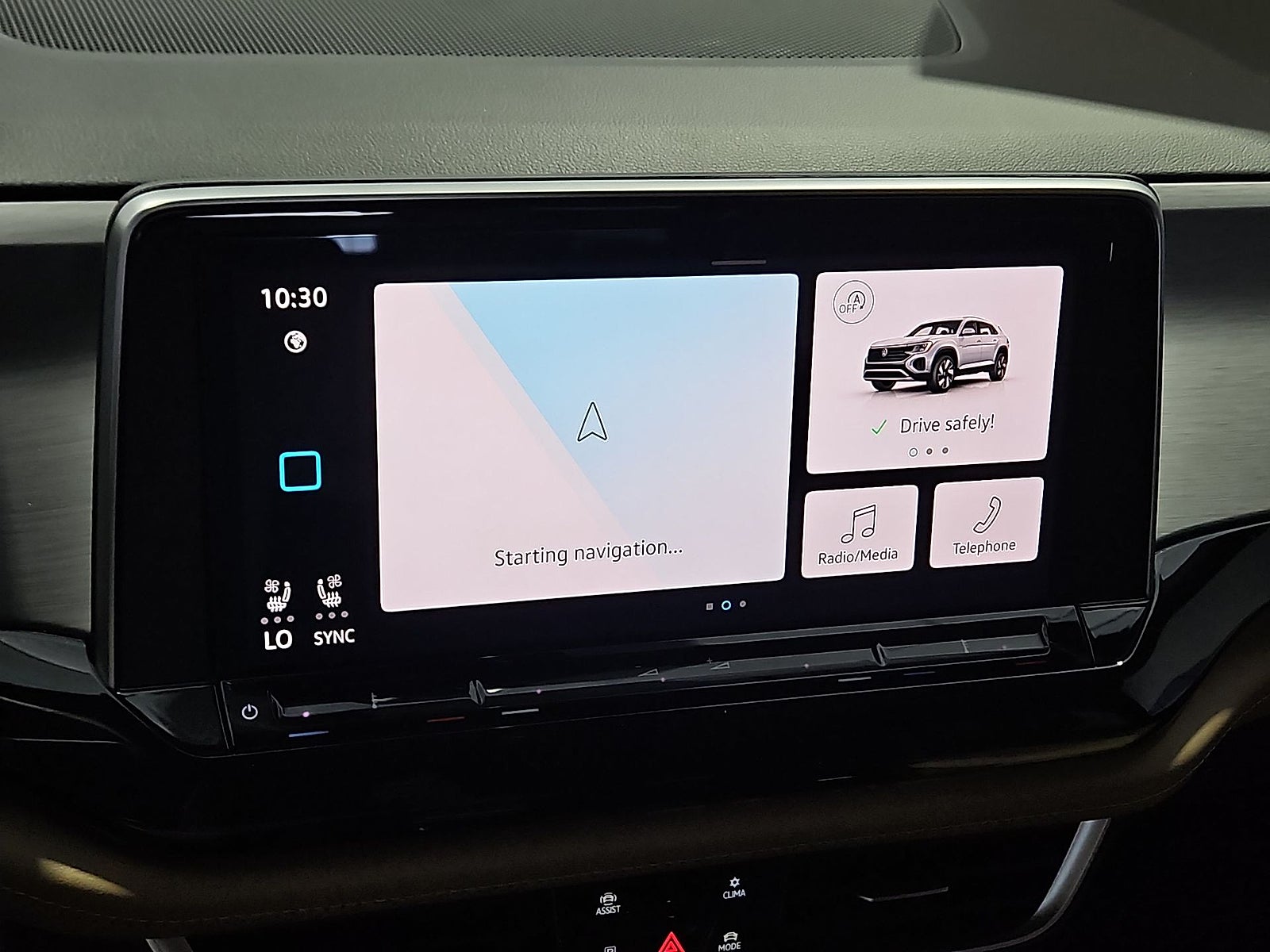 2026 Volkswagen Atlas Cross Sport SE with Technology