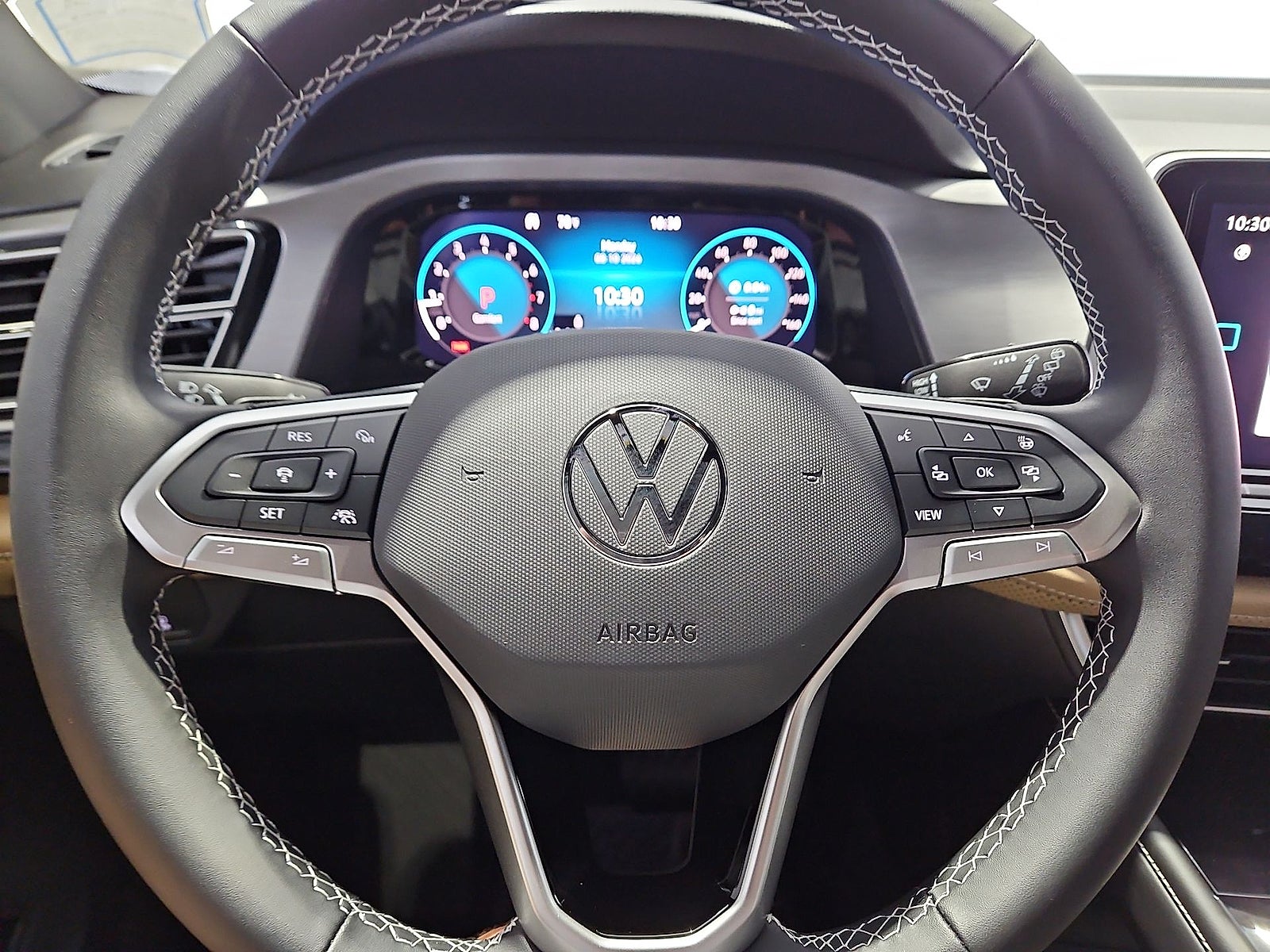 2026 Volkswagen Atlas Cross Sport SE with Technology