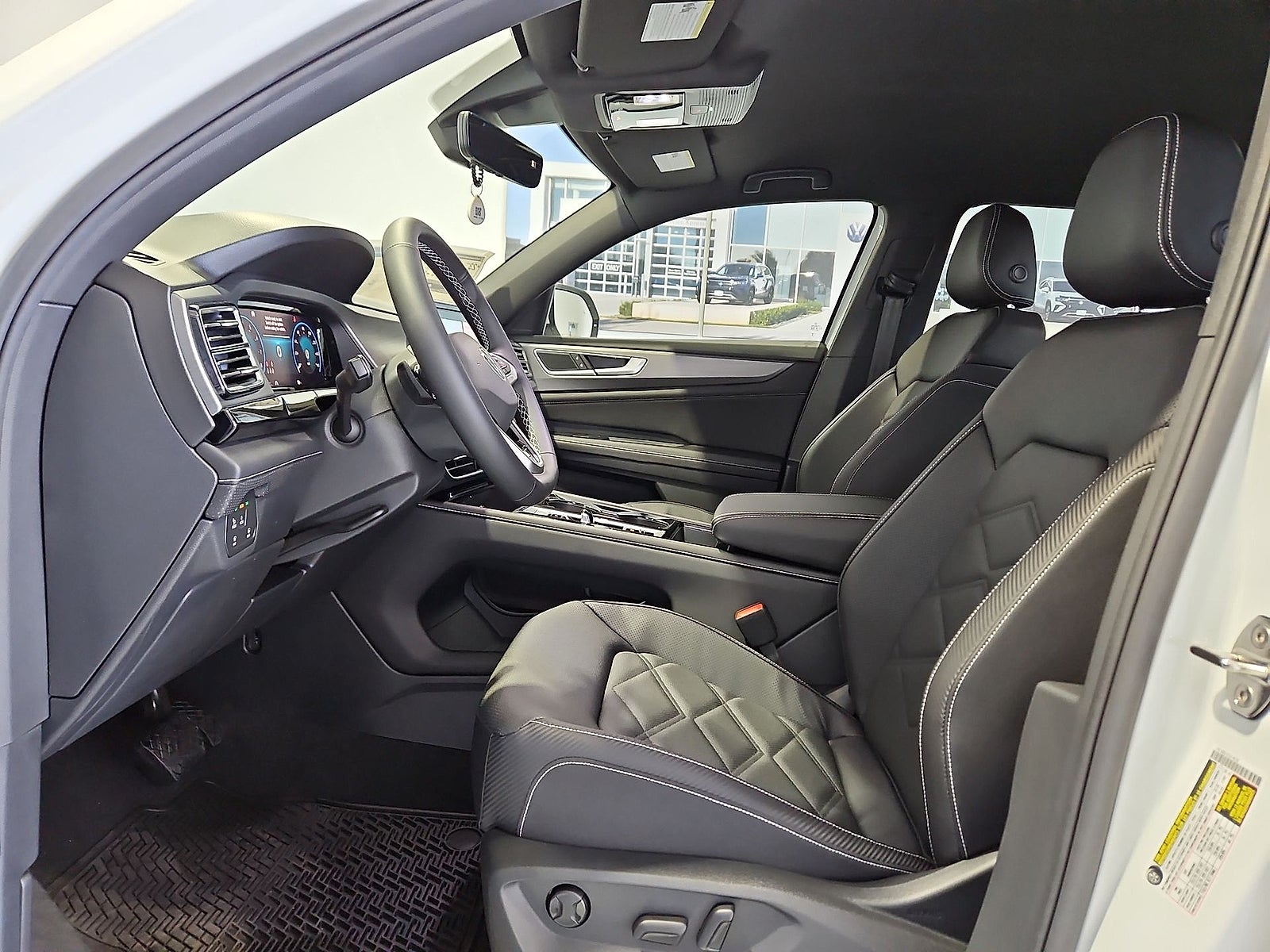 2026 Volkswagen Atlas Cross Sport SE with Technology