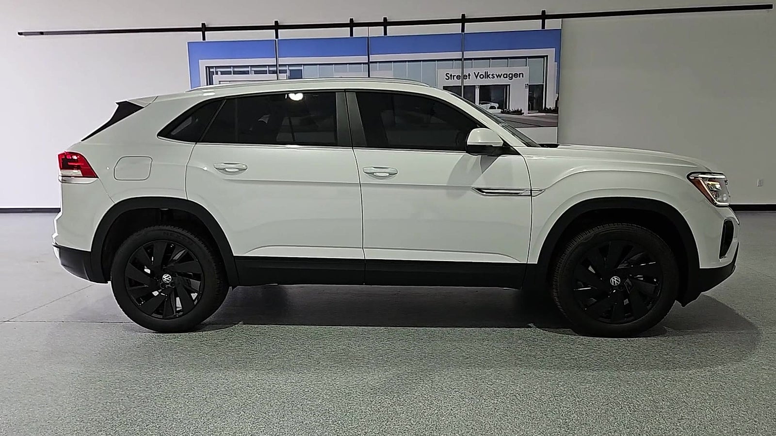 2026 Volkswagen Atlas Cross Sport SE with Technology