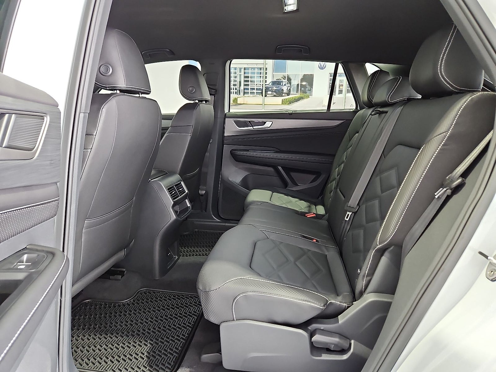 2026 Volkswagen Atlas Cross Sport SE with Technology