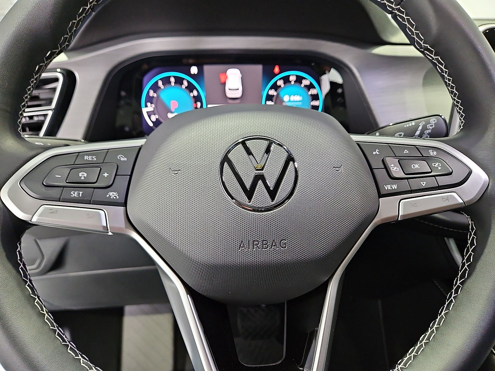 2026 Volkswagen Atlas Cross Sport SE with Technology