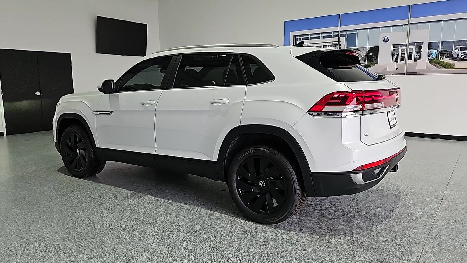 2026 Volkswagen Atlas Cross Sport SE with Technology