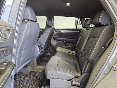 2026 Volkswagen Atlas Cross Sport SE with Technology