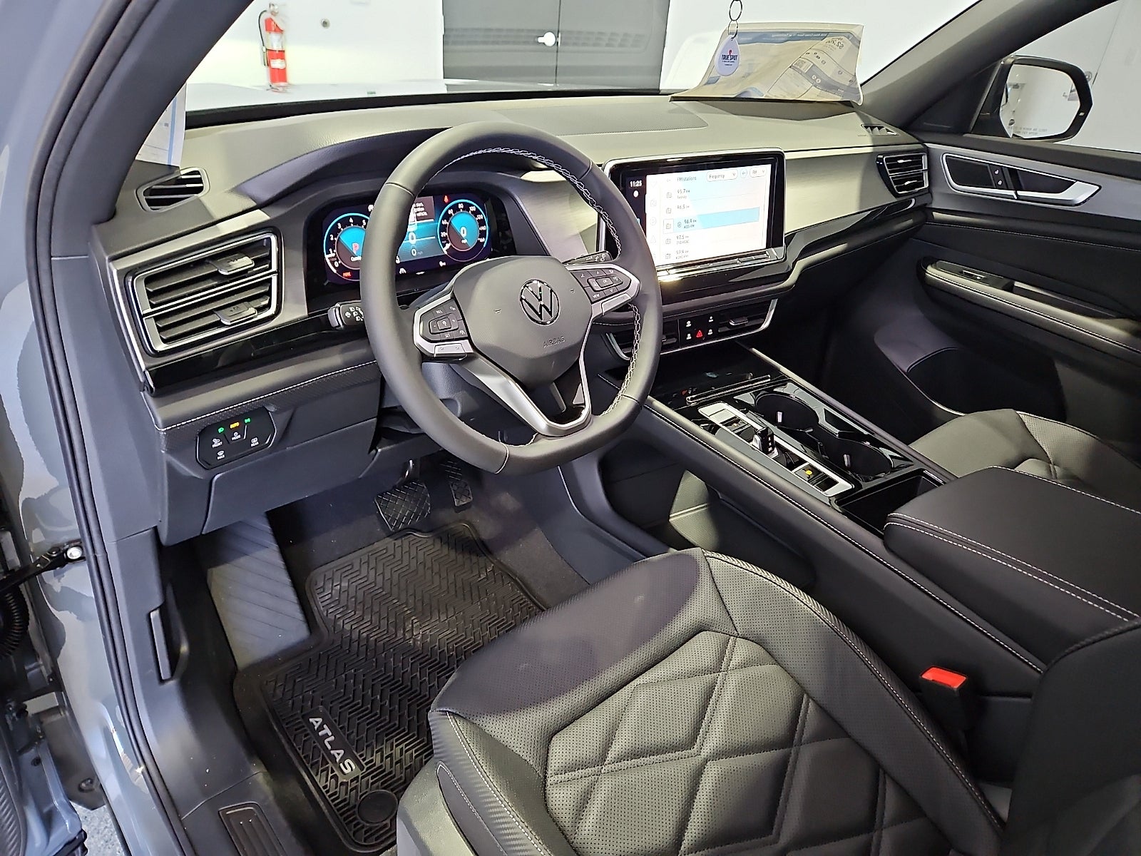 2026 Volkswagen Atlas Cross Sport SE with Technology