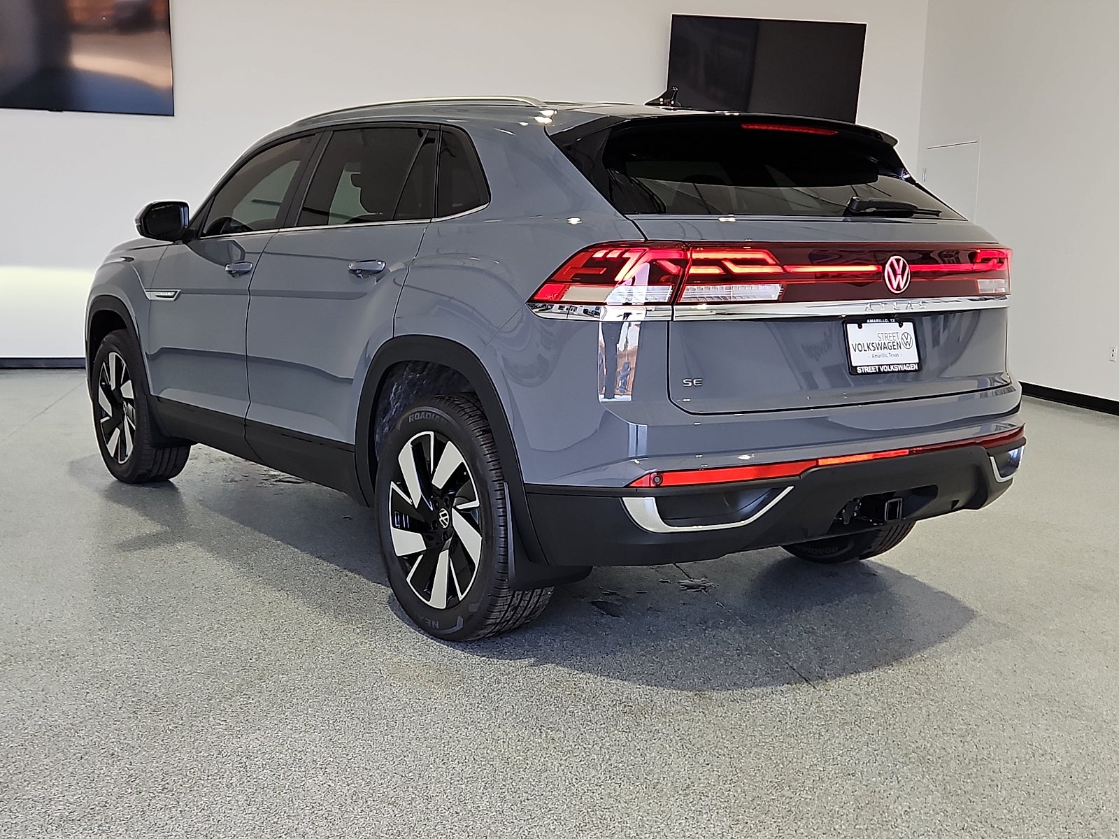 2026 Volkswagen Atlas Cross Sport SE with Technology