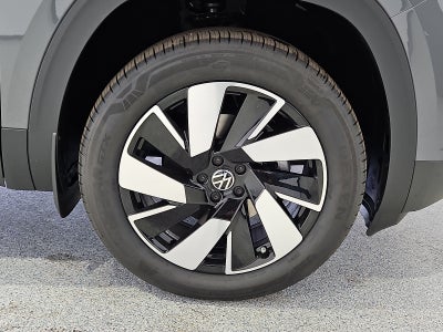 2026 Volkswagen Atlas Cross Sport SE with Technology