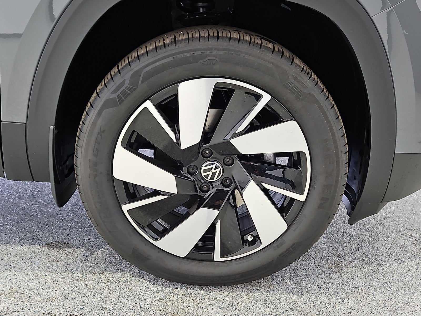 2026 Volkswagen Atlas Cross Sport SE with Technology