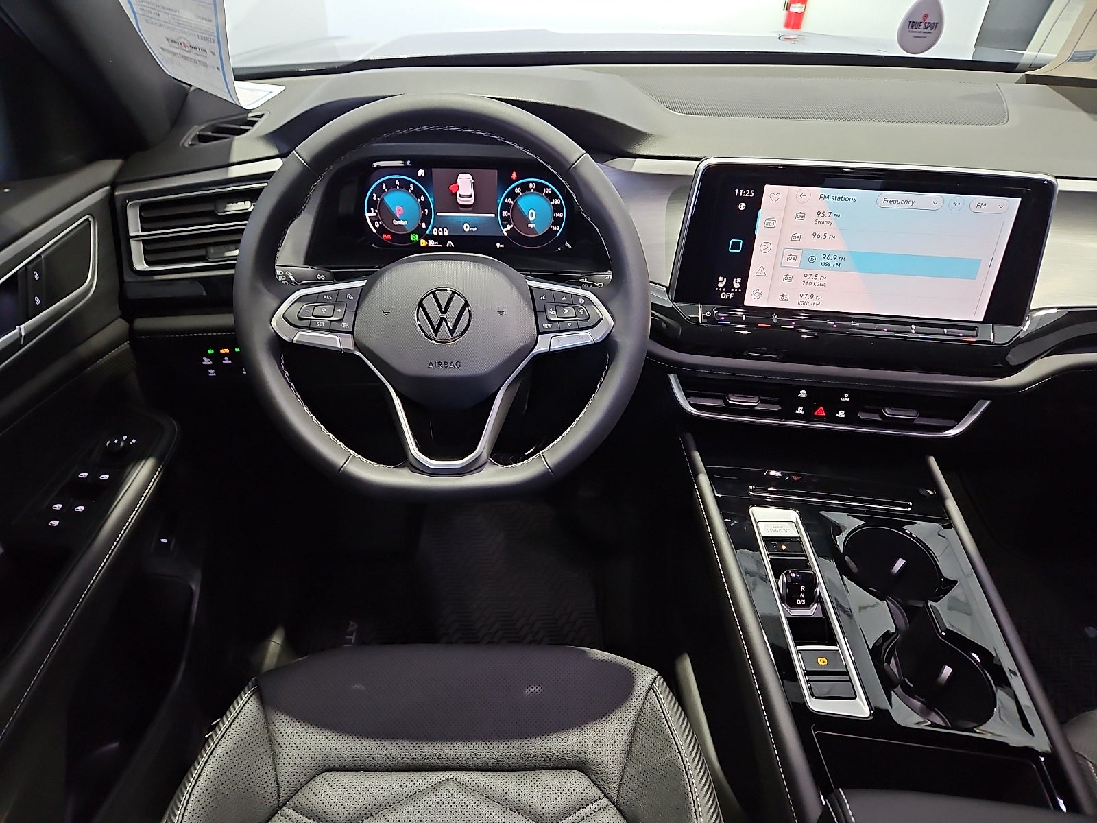 2026 Volkswagen Atlas Cross Sport SE with Technology