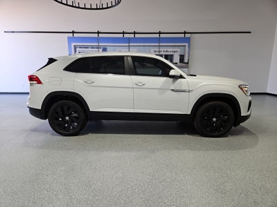 2026 Volkswagen Atlas Cross Sport SE with Technology
