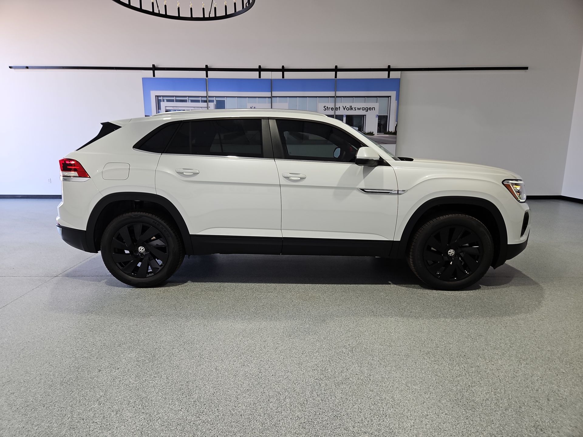 2026 Volkswagen Atlas Cross Sport SE with Technology