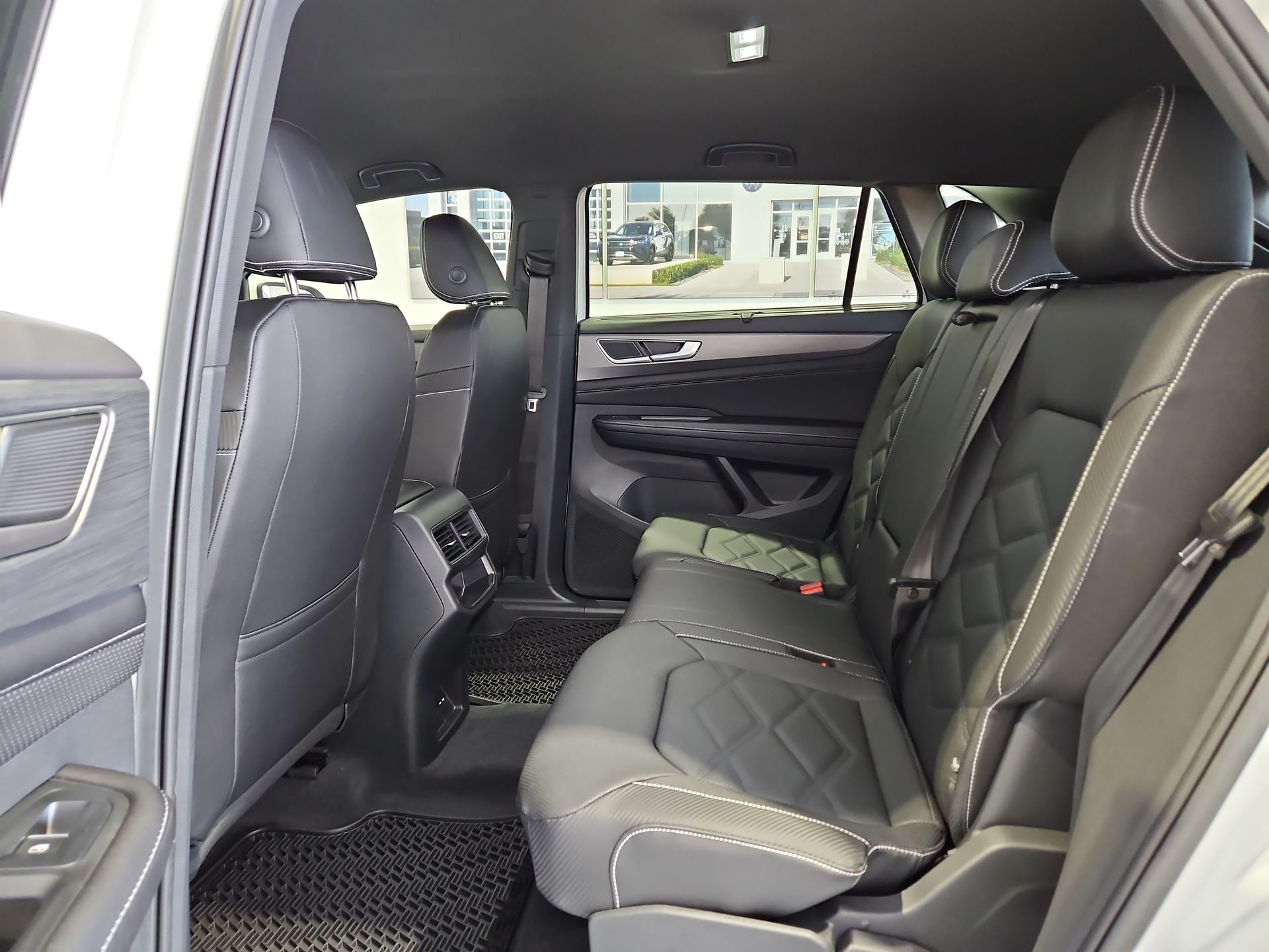 2026 Volkswagen Atlas Cross Sport SE with Technology