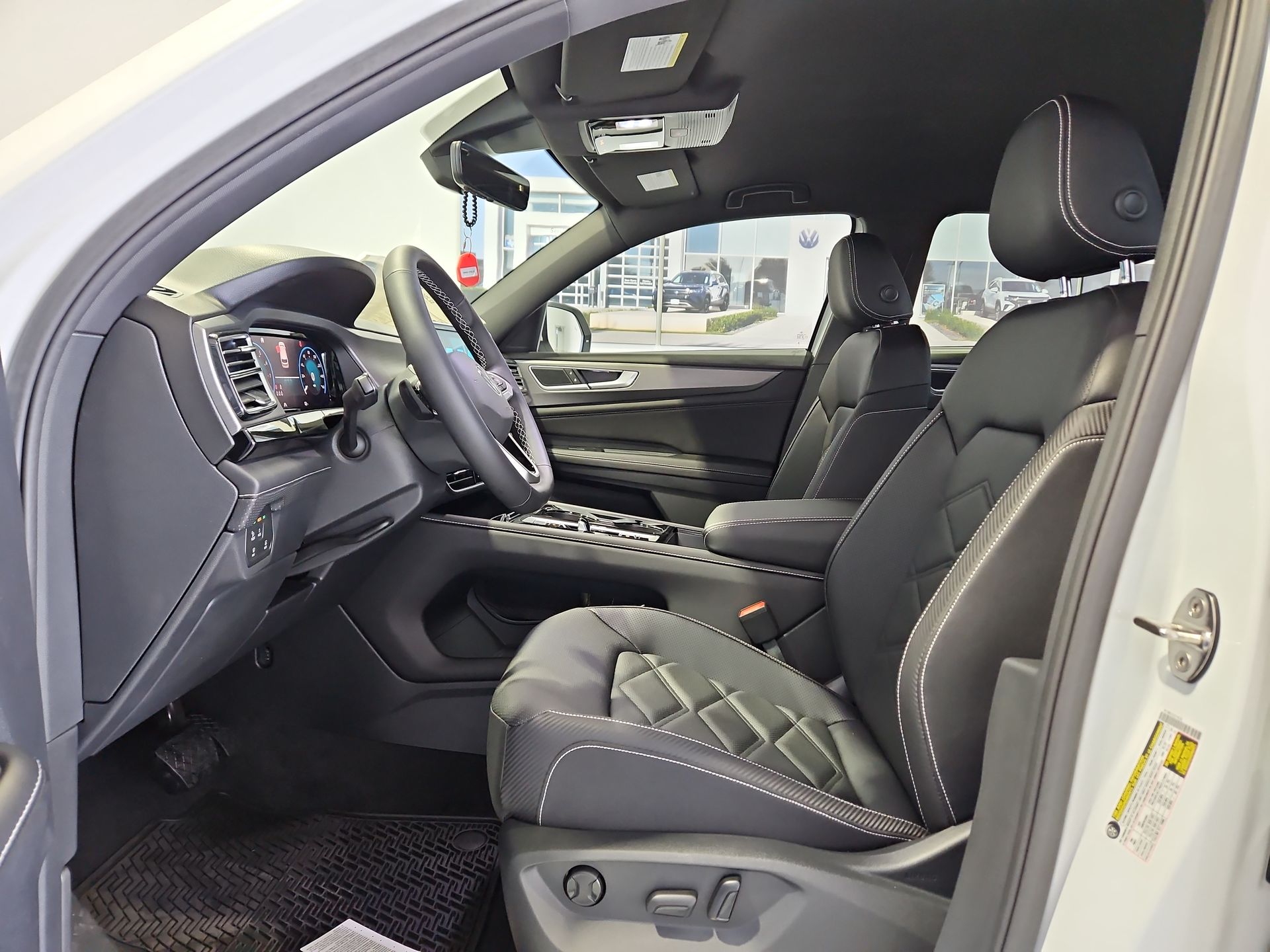2026 Volkswagen Atlas Cross Sport SE with Technology