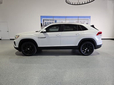 2026 Volkswagen Atlas Cross Sport SE with Technology