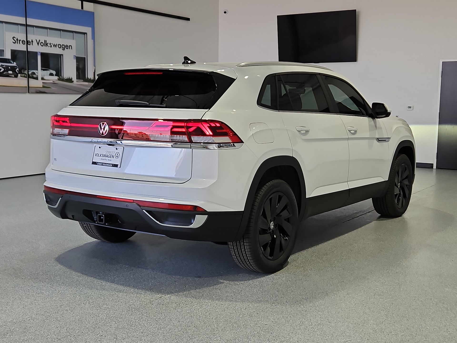 2026 Volkswagen Atlas Cross Sport SE with Technology