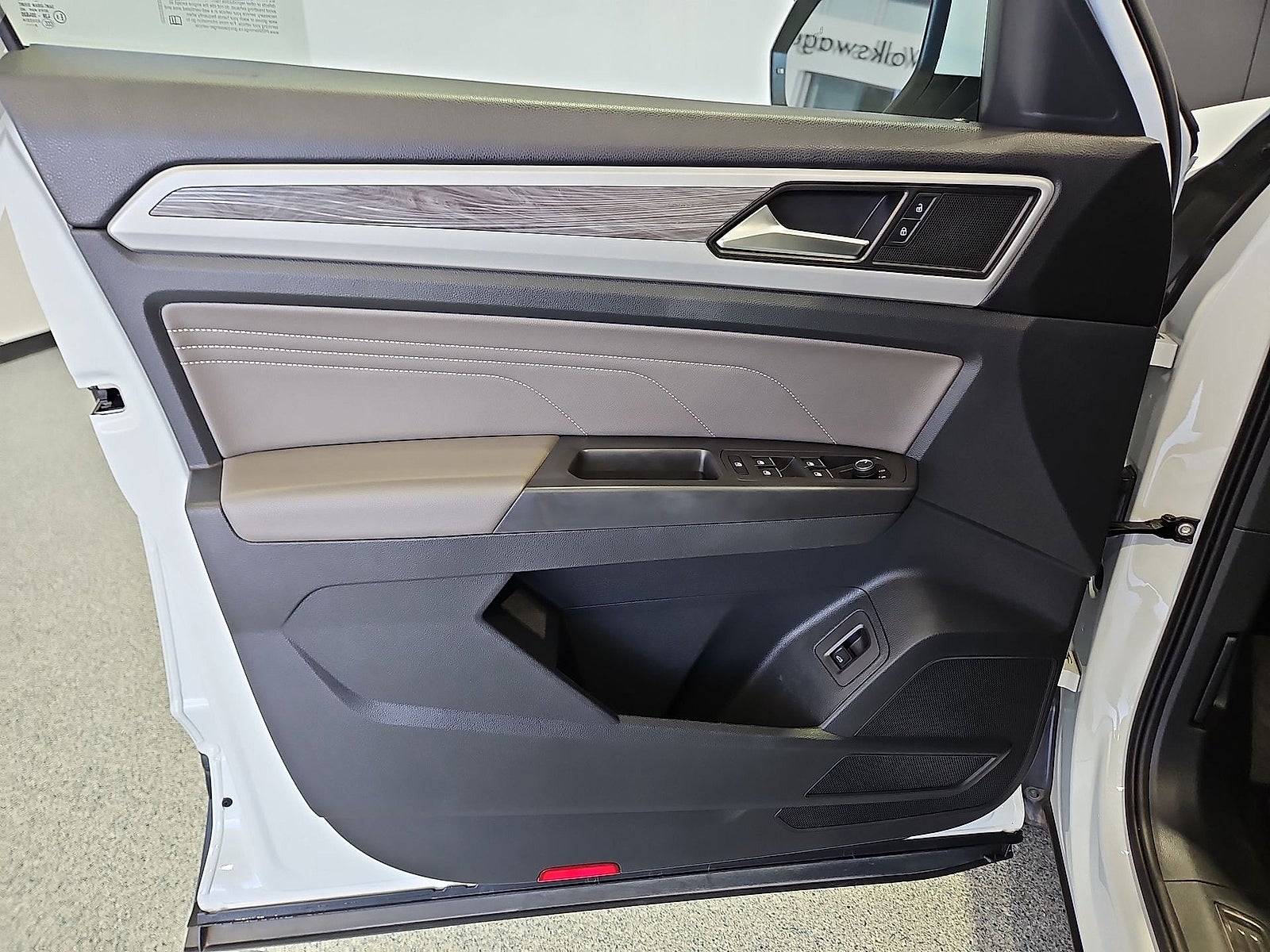 2023 Volkswagen Atlas Cross Sport 3.6L V6 SE w/Technology