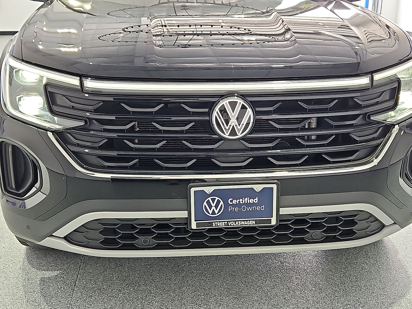 2024 Volkswagen Atlas Cross Sport 2.0T SE w/Technology