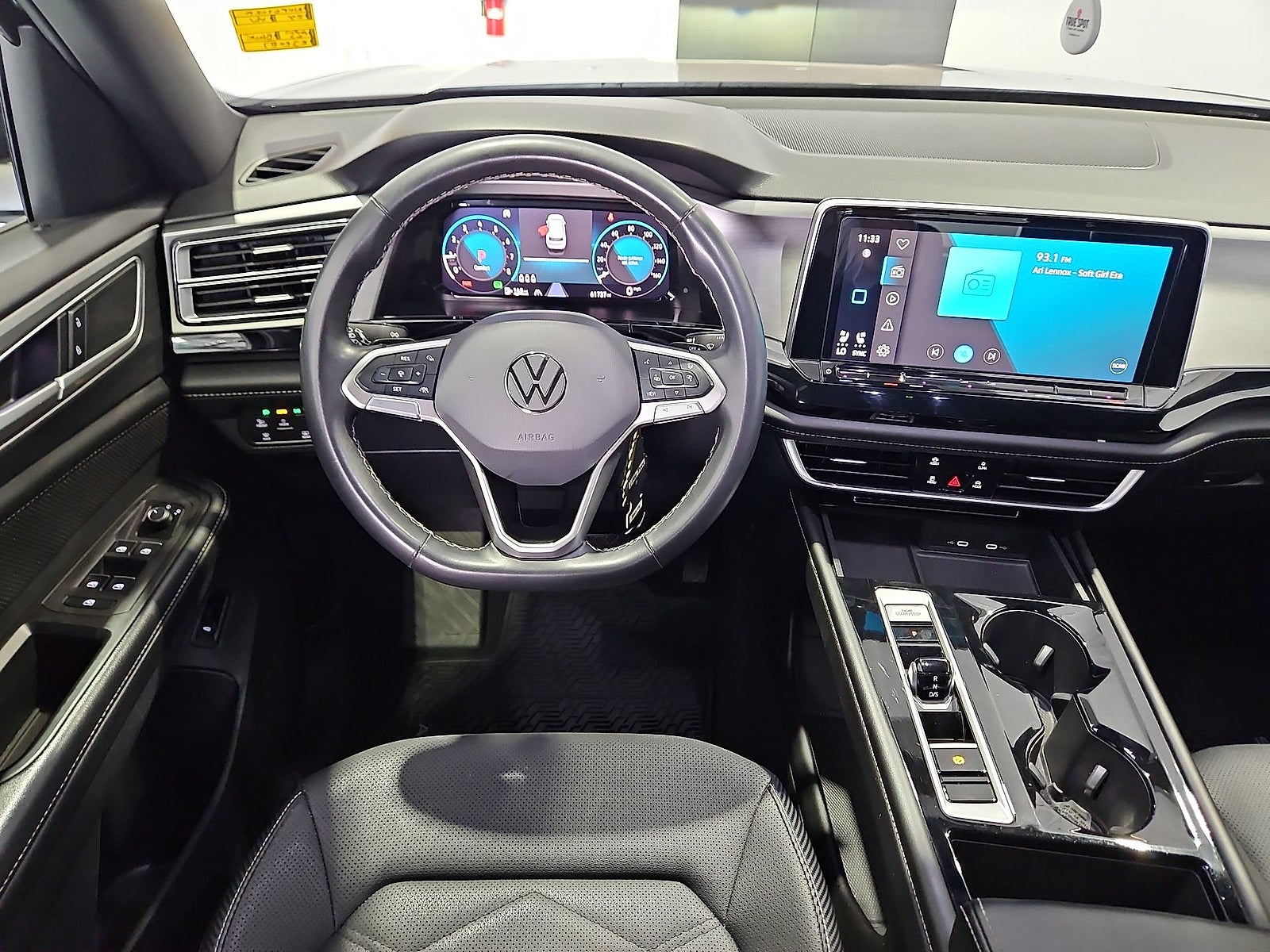2024 Volkswagen Atlas Cross Sport 2.0T SE w/Technology