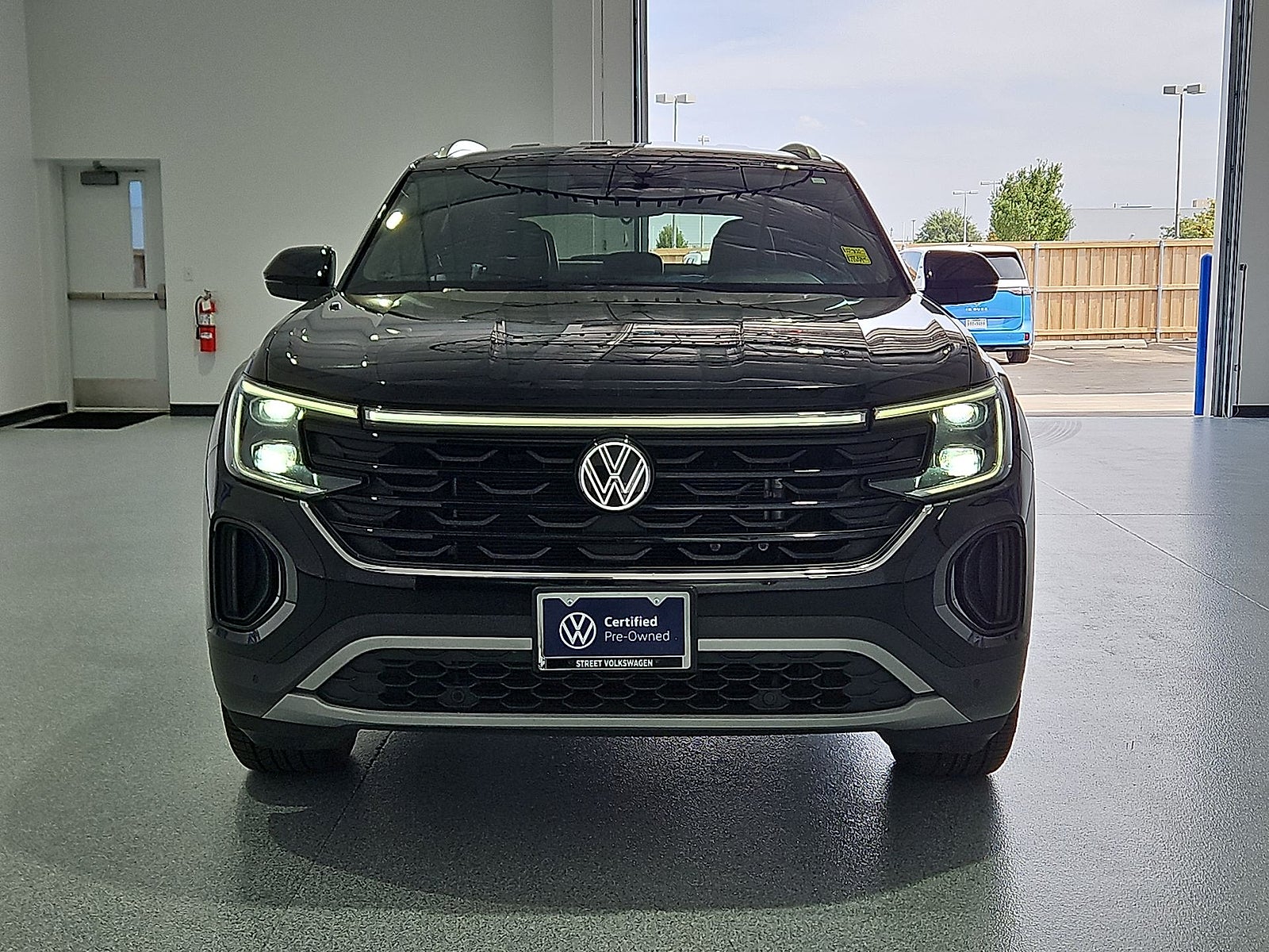 2024 Volkswagen Atlas Cross Sport 2.0T SE w/Technology