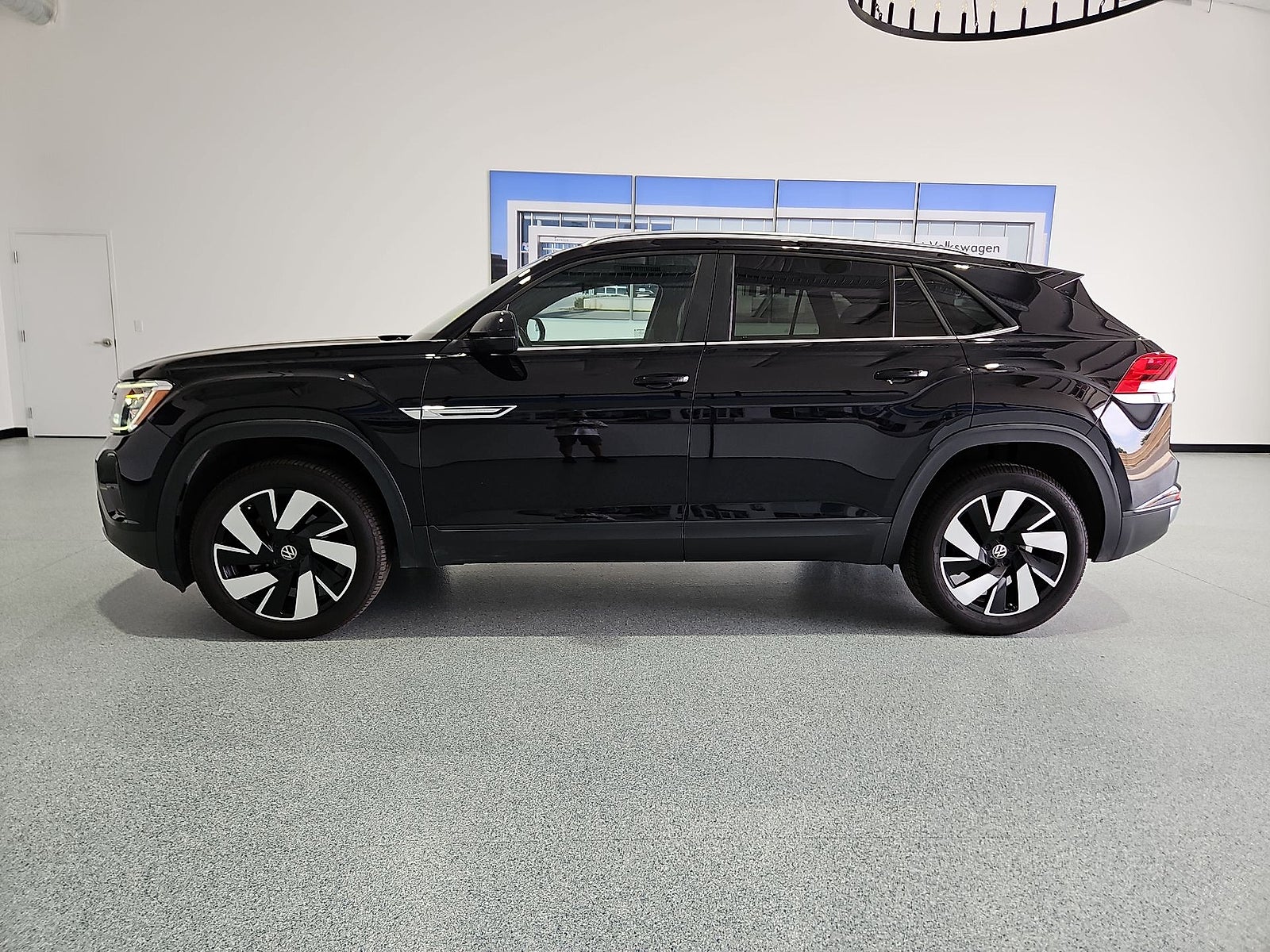 2024 Volkswagen Atlas Cross Sport 2.0T SE w/Technology