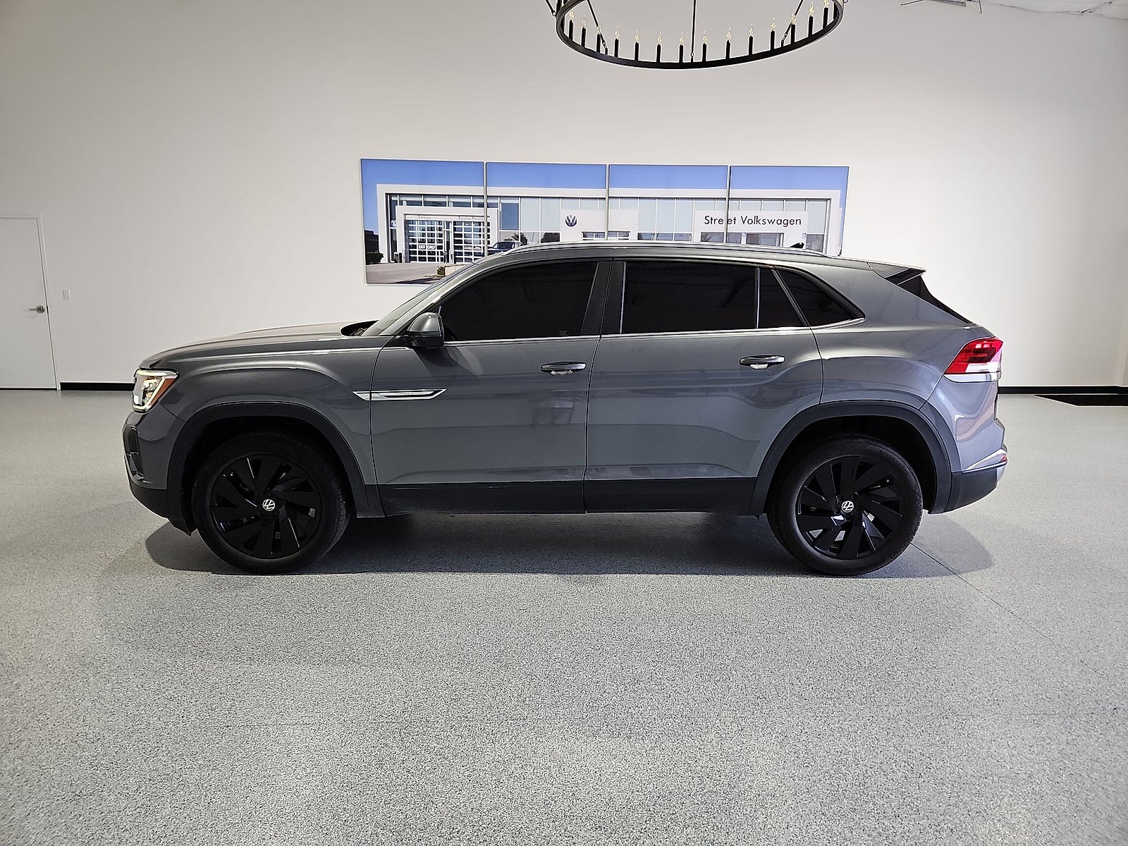 2024 Volkswagen Atlas Cross Sport 2.0T SE w/Technology