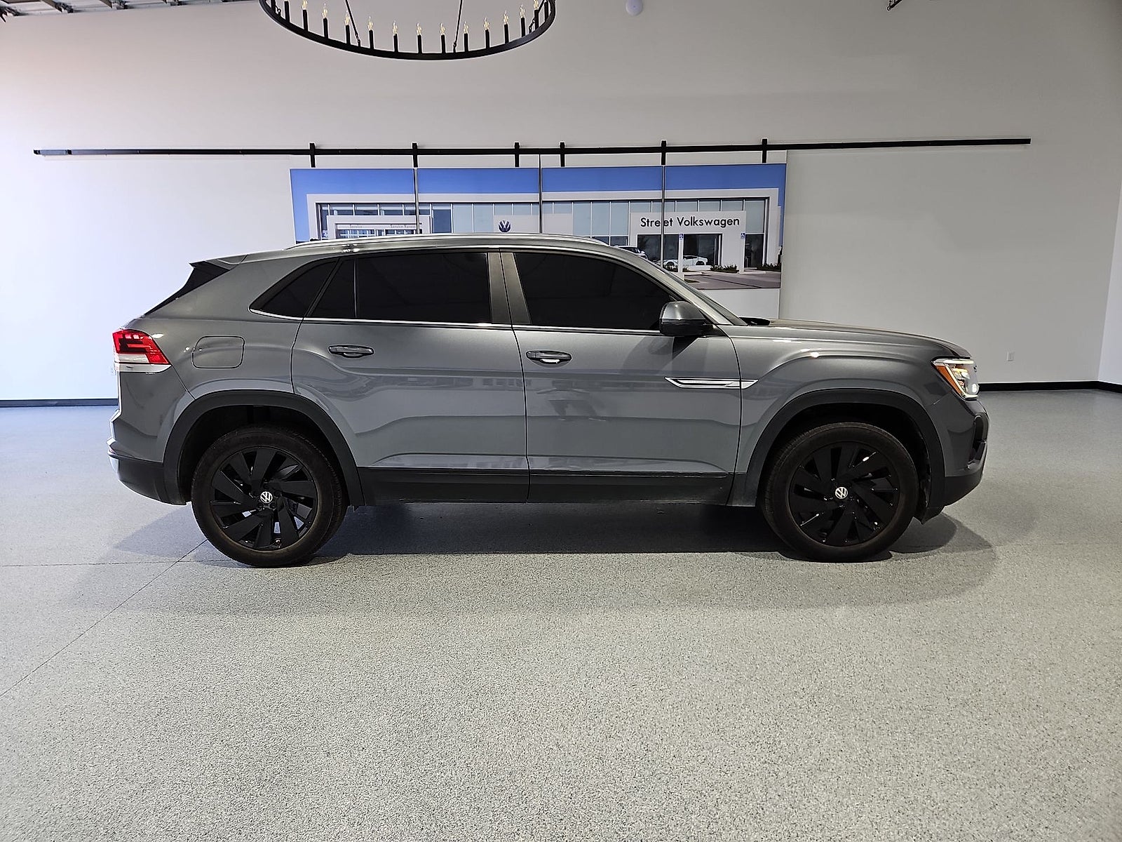 2024 Volkswagen Atlas Cross Sport 2.0T SE w/Technology