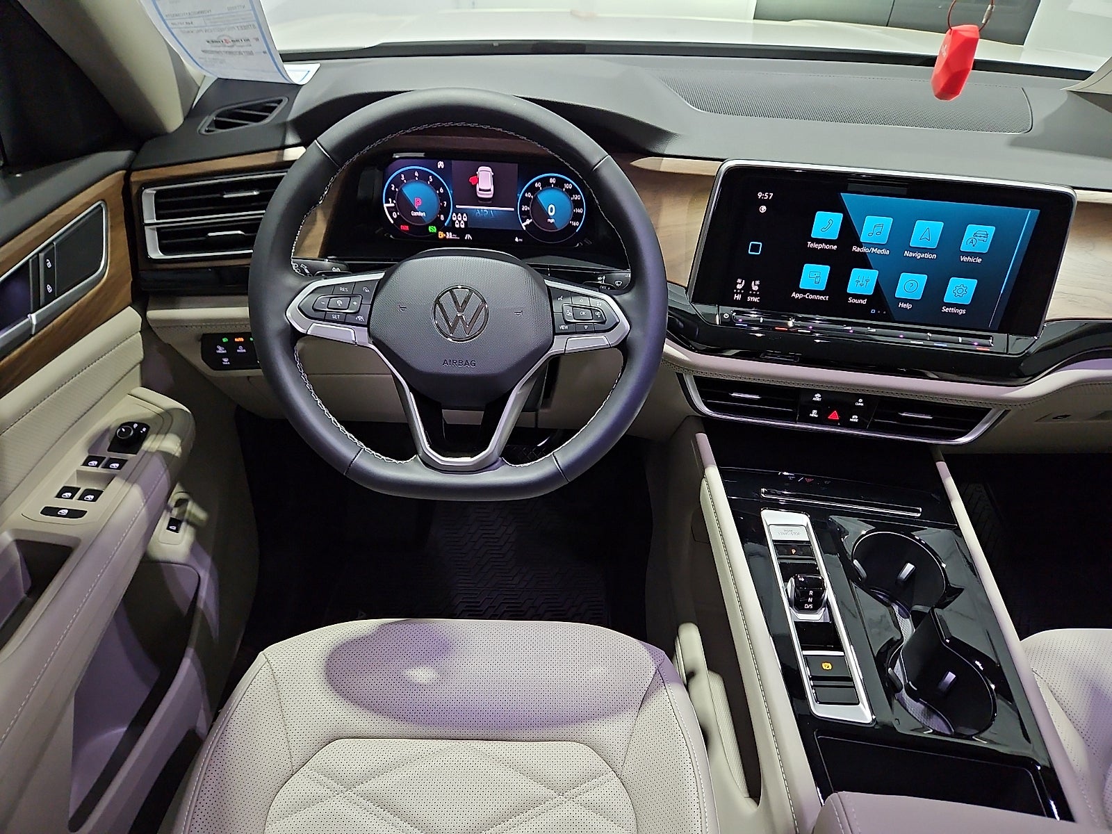 2026 Volkswagen Atlas SE with Technology