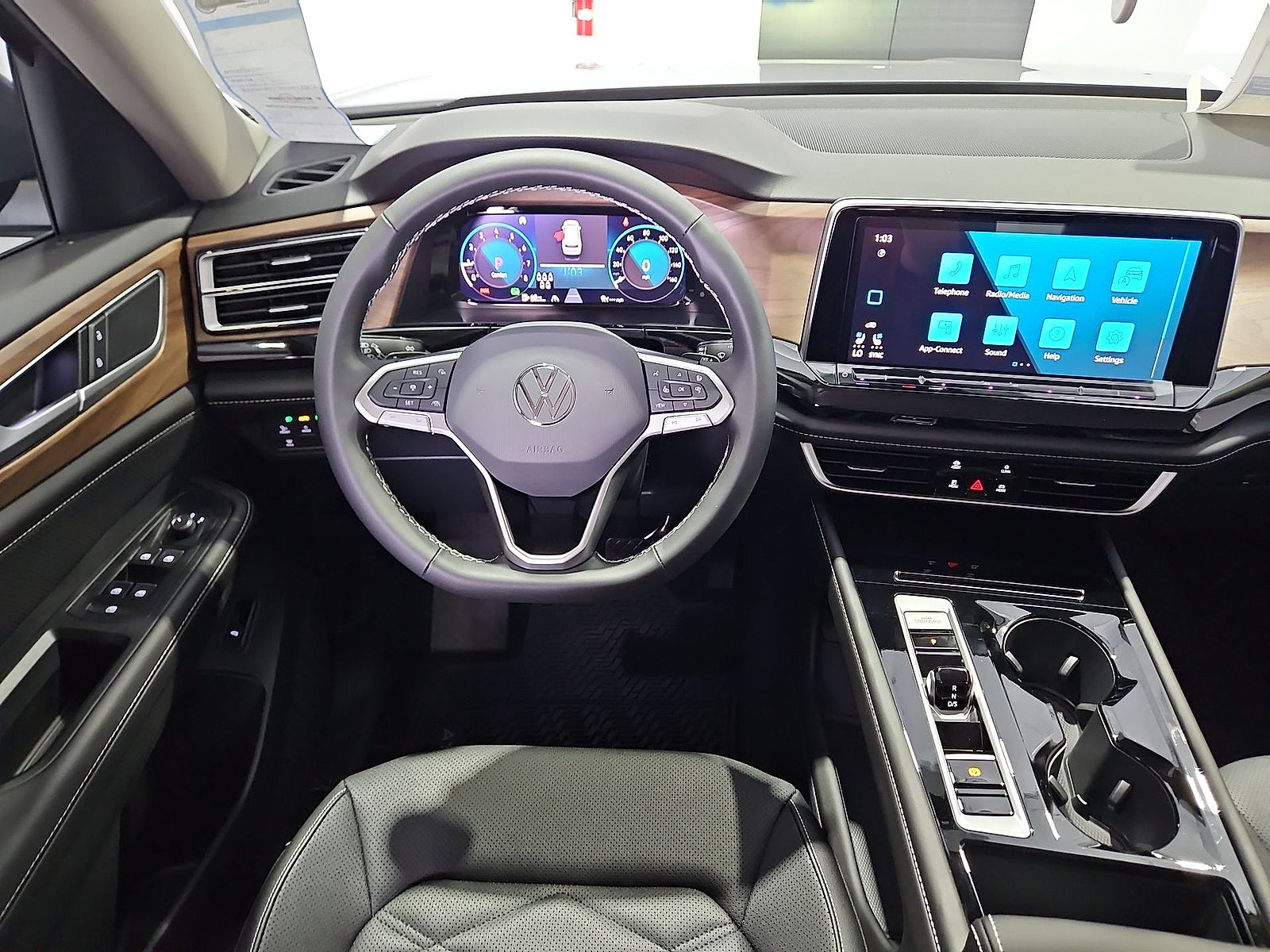 2026 Volkswagen Atlas SE with Technology