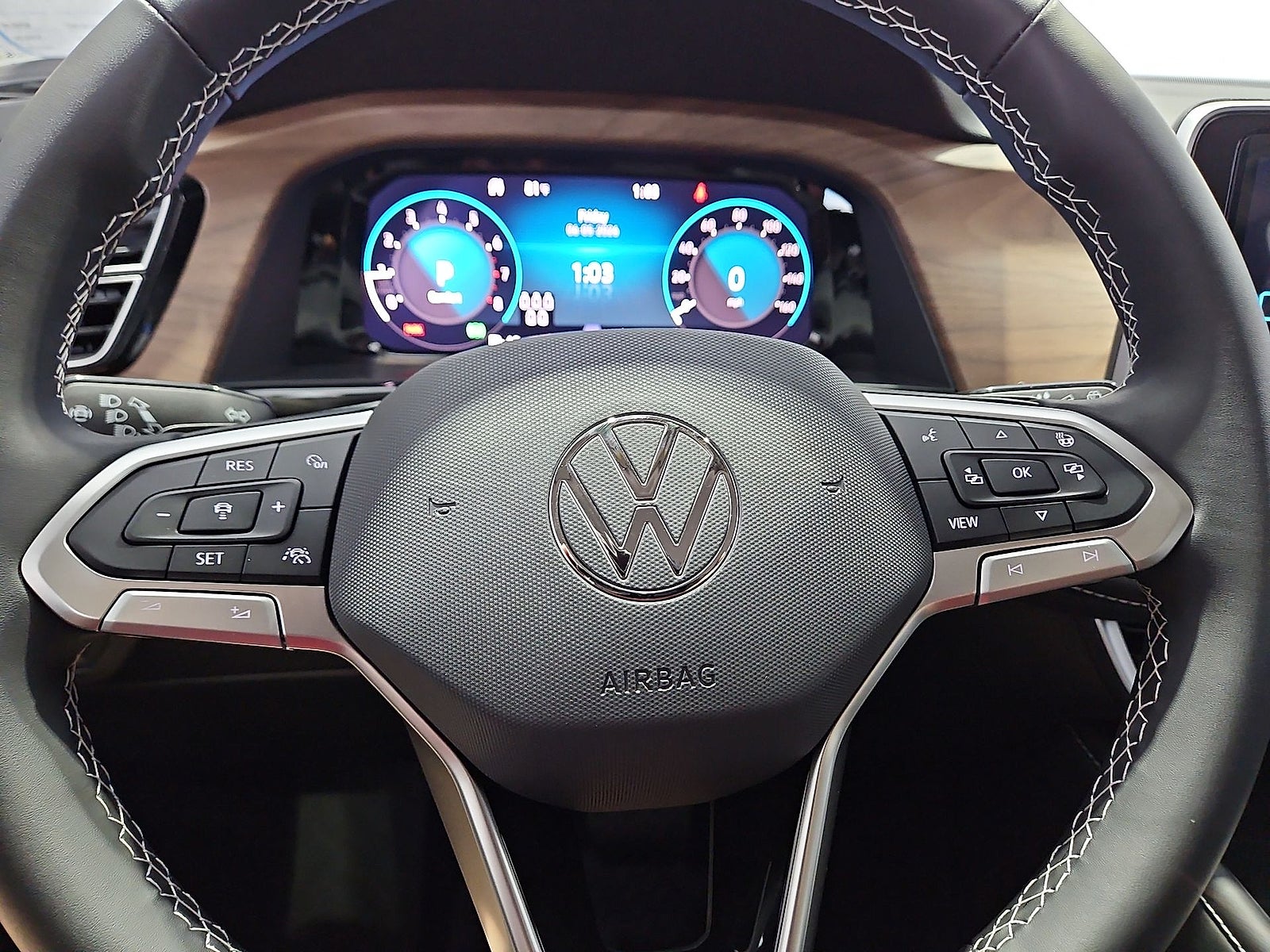 2026 Volkswagen Atlas SE with Technology
