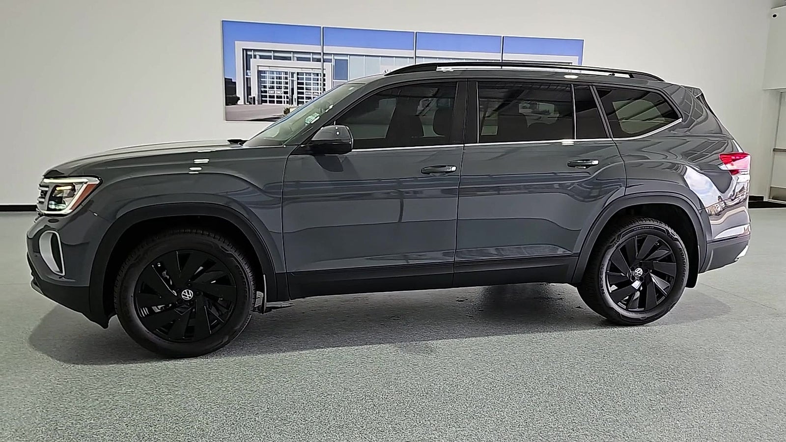 2026 Volkswagen Atlas SE with Technology