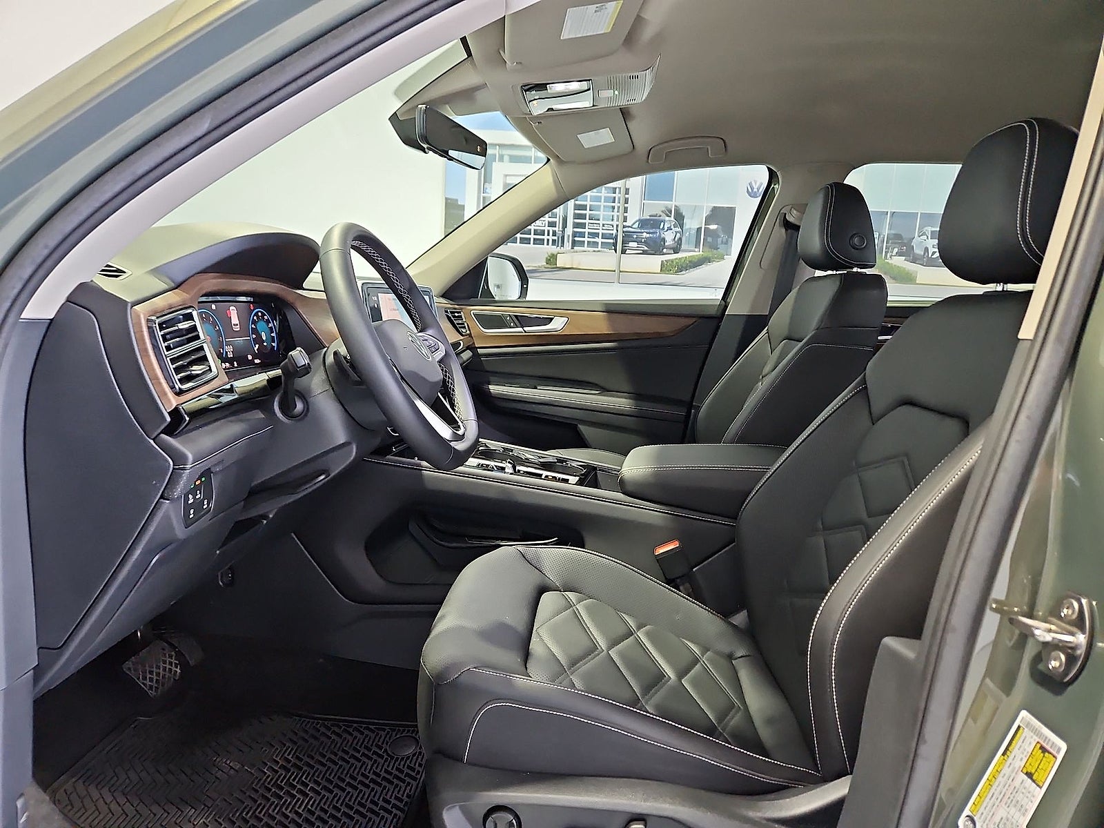 2026 Volkswagen Atlas SE with Technology