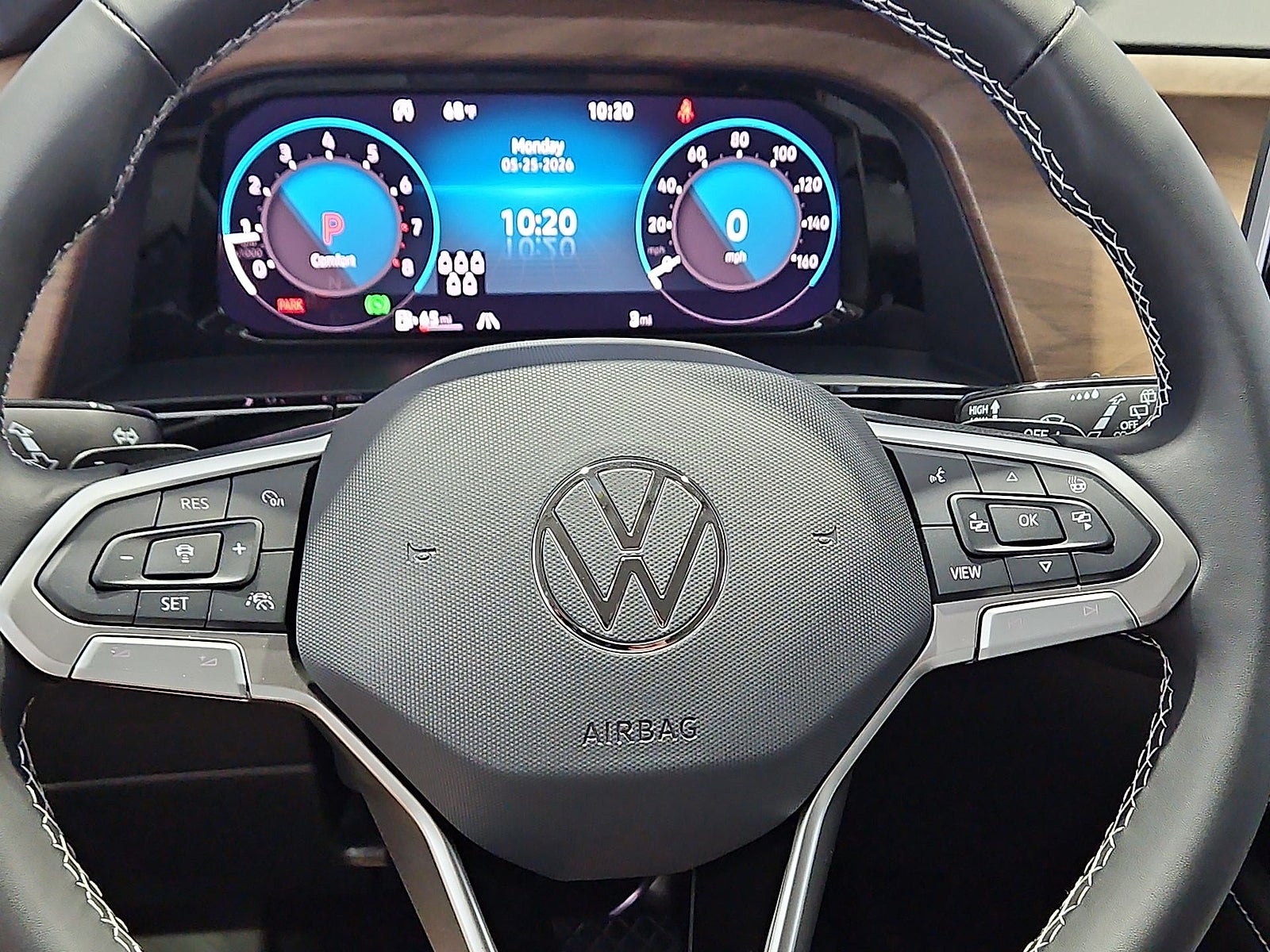 2026 Volkswagen Atlas SE with Technology