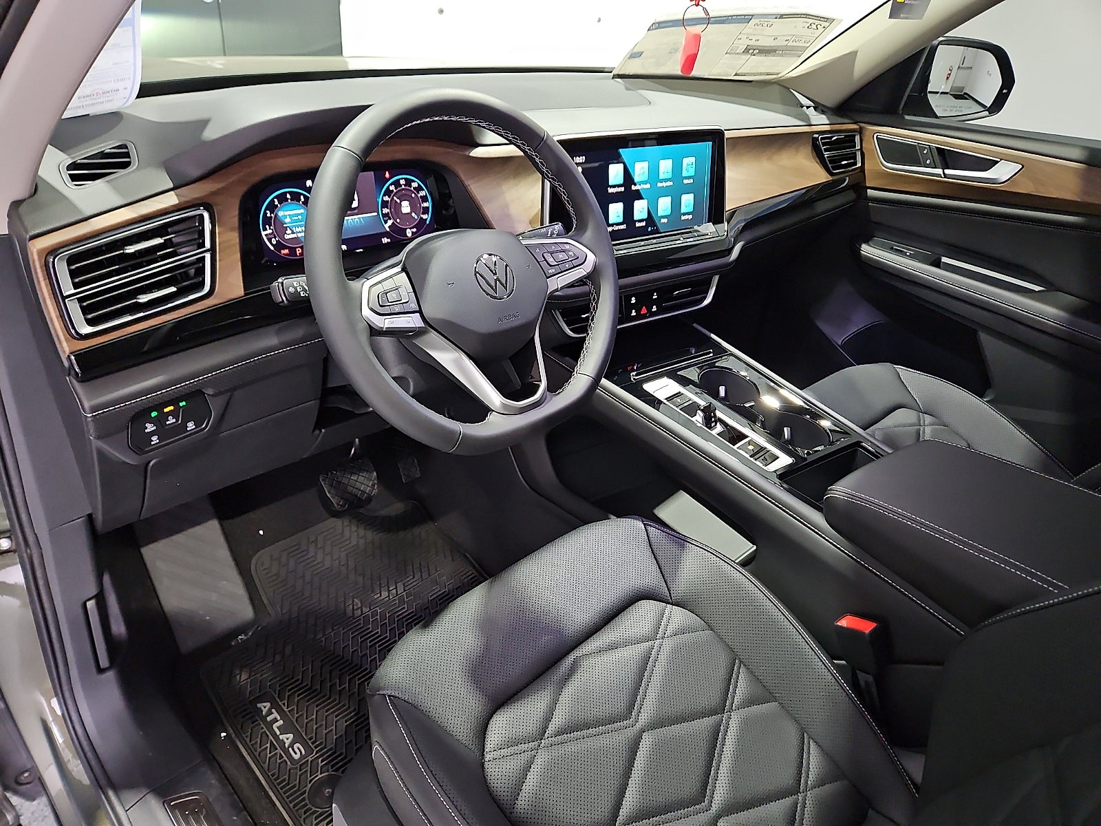 2026 Volkswagen Atlas SE with Technology