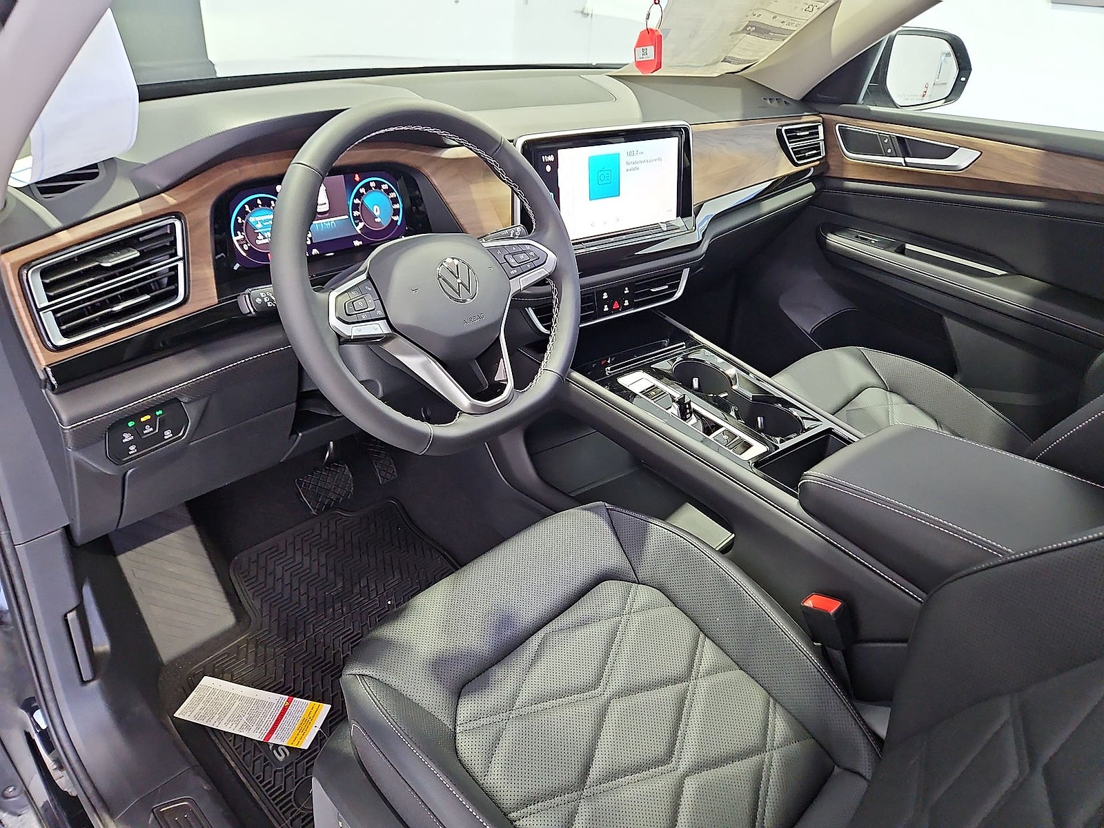 2026 Volkswagen Atlas SE with Technology