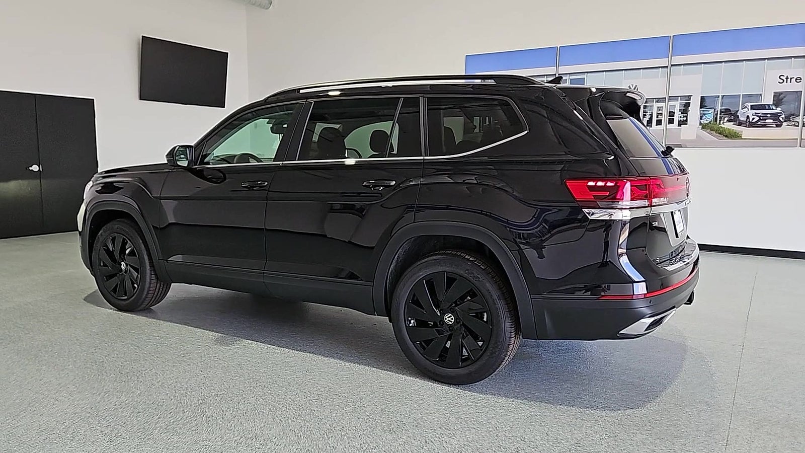 2026 Volkswagen Atlas SE with Technology