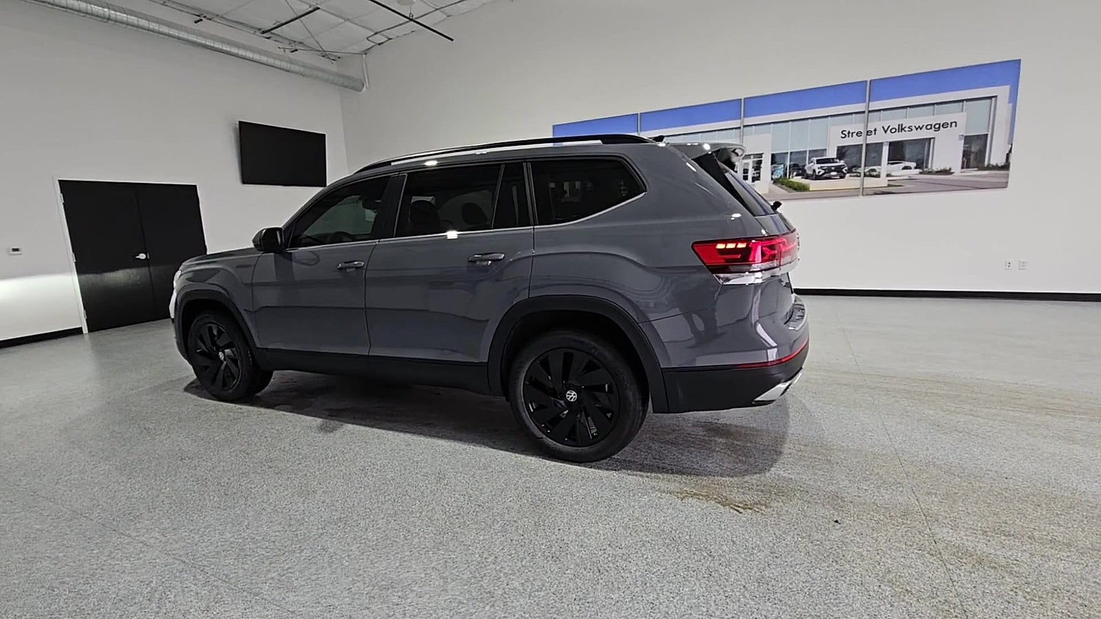 2026 Volkswagen Atlas SE with Technology