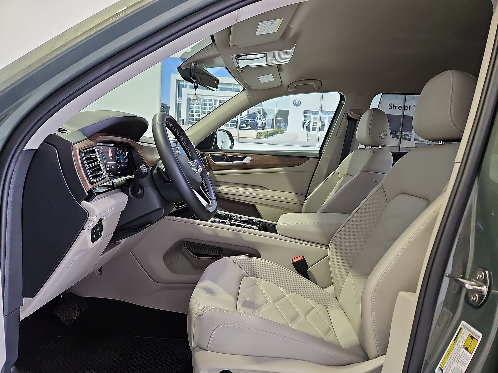 2026 Volkswagen Atlas SE with Technology