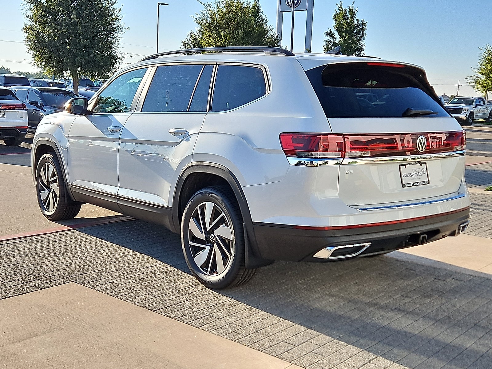 2026 Volkswagen Atlas 2.0T SE w/Technology