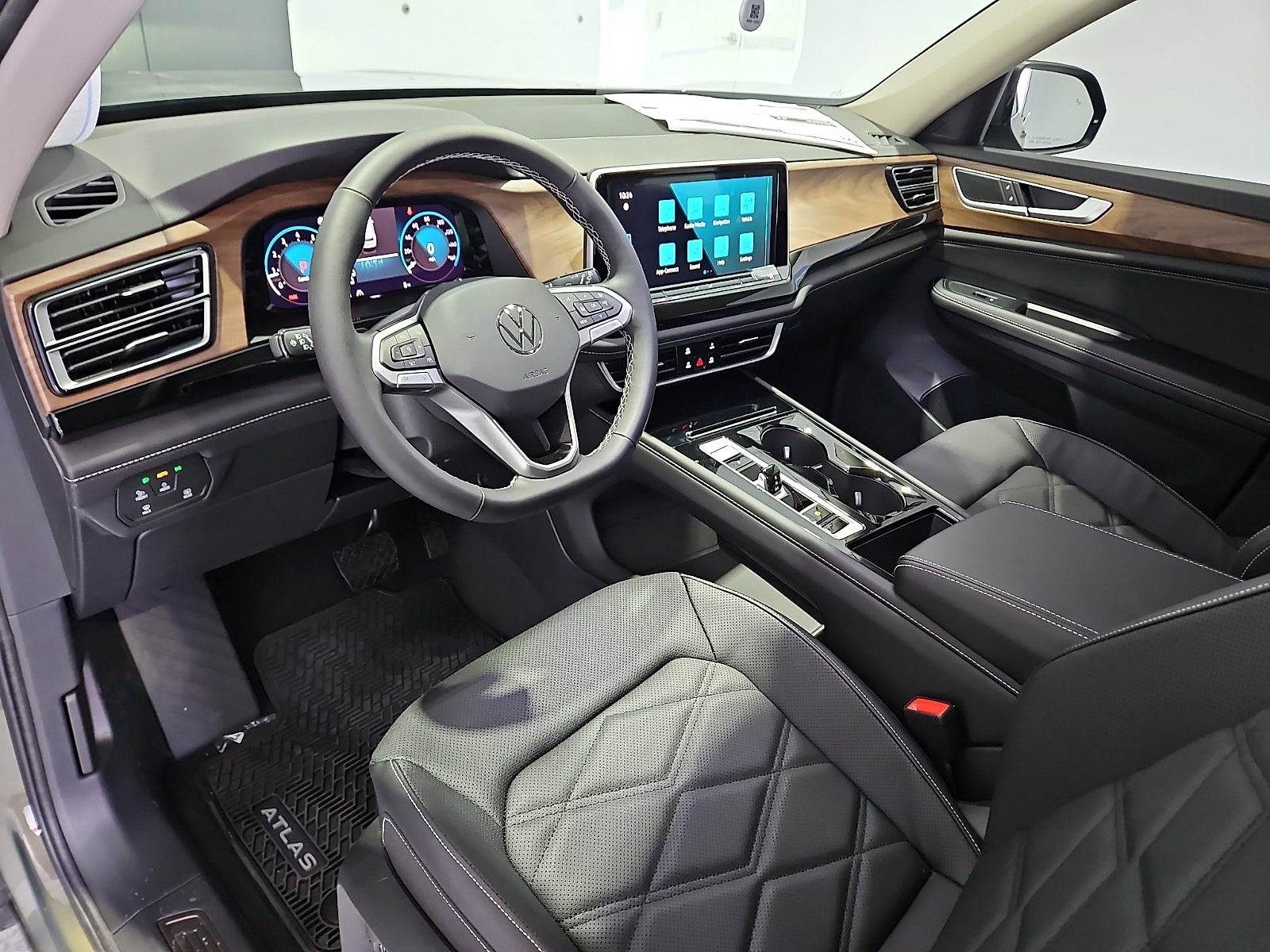 2026 Volkswagen Atlas SE with Technology