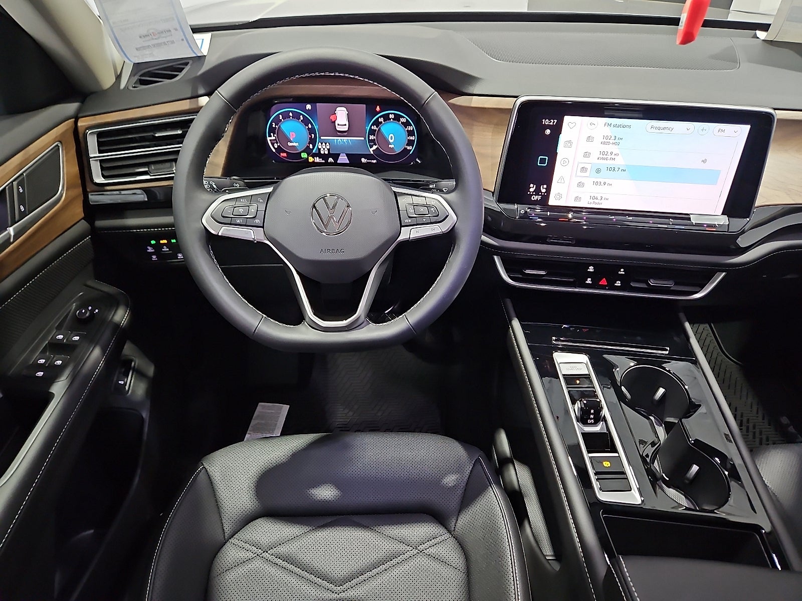 2026 Volkswagen Atlas SE with Technology
