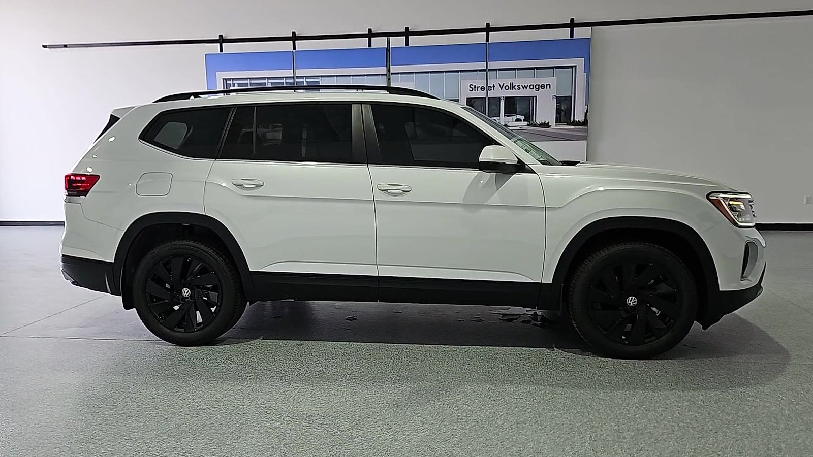 2026 Volkswagen Atlas SE with Technology