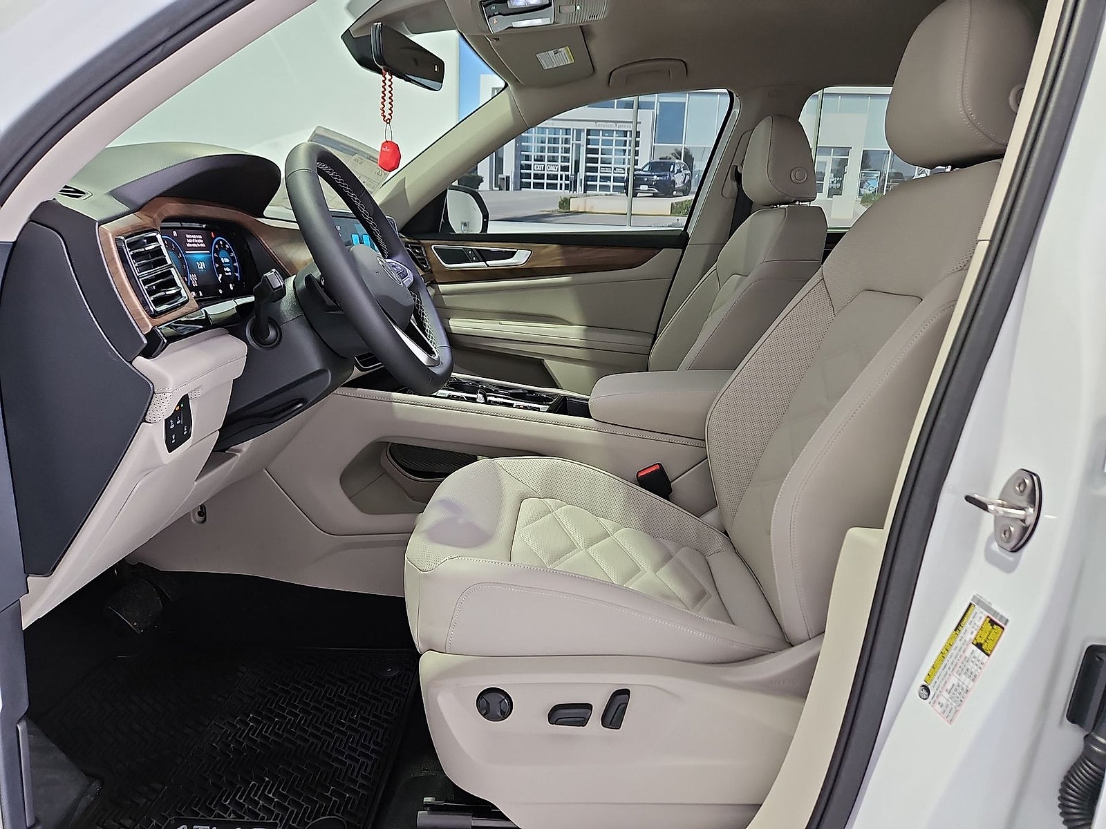 2026 Volkswagen Atlas SE with Technology