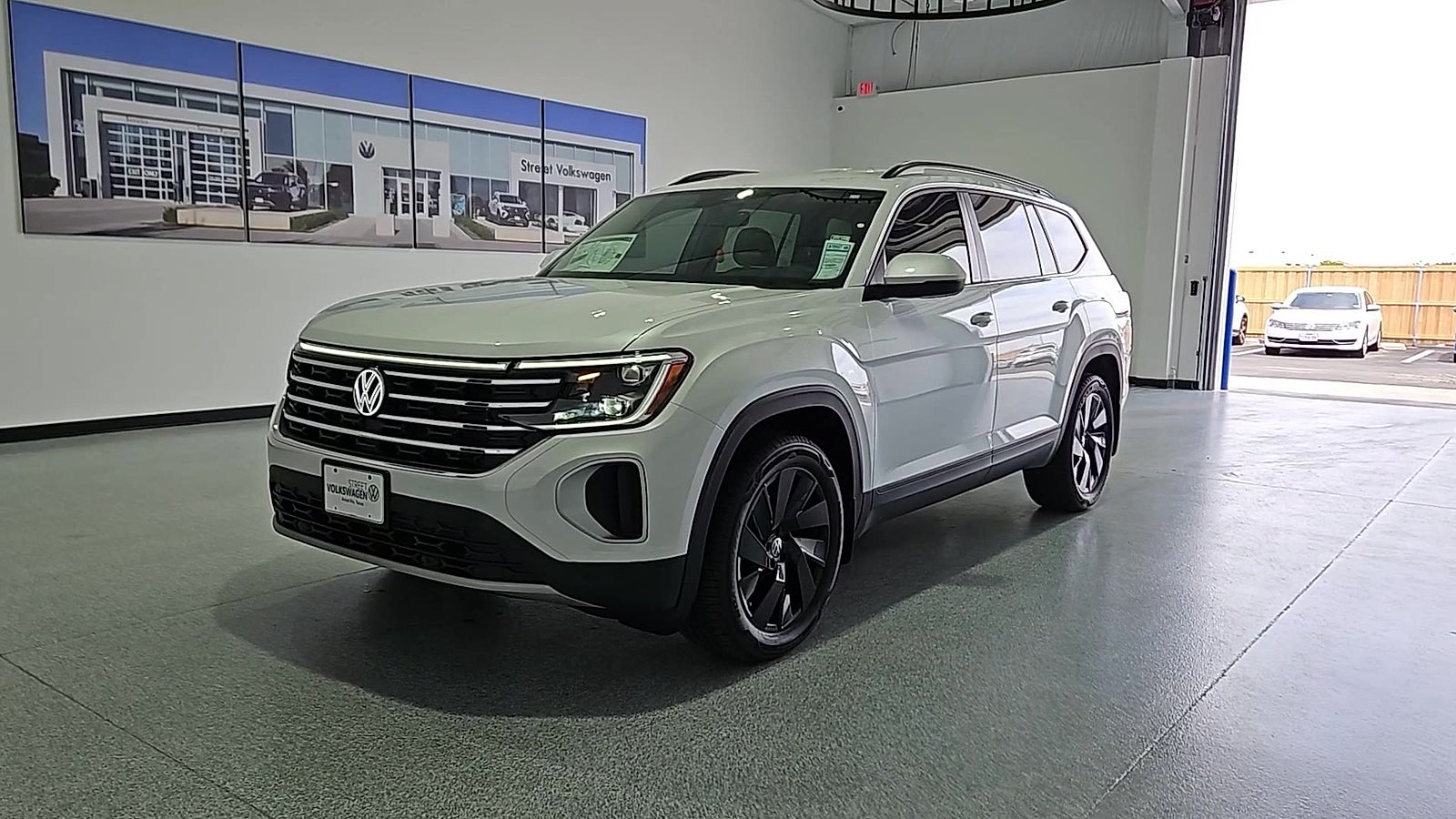 2026 Volkswagen Atlas SE with Technology