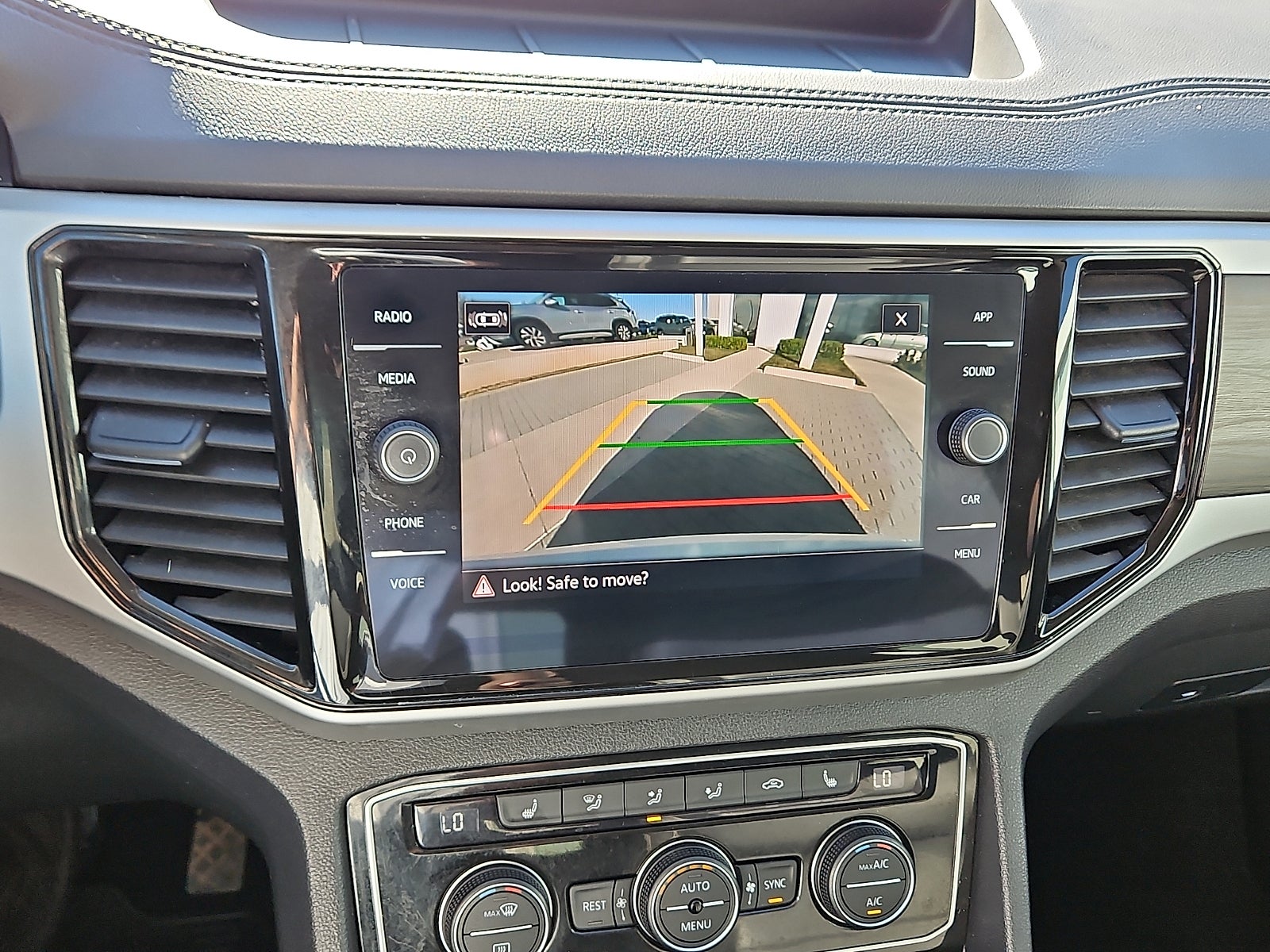 2023 Volkswagen Atlas 3.6L V6 SE w/Technology