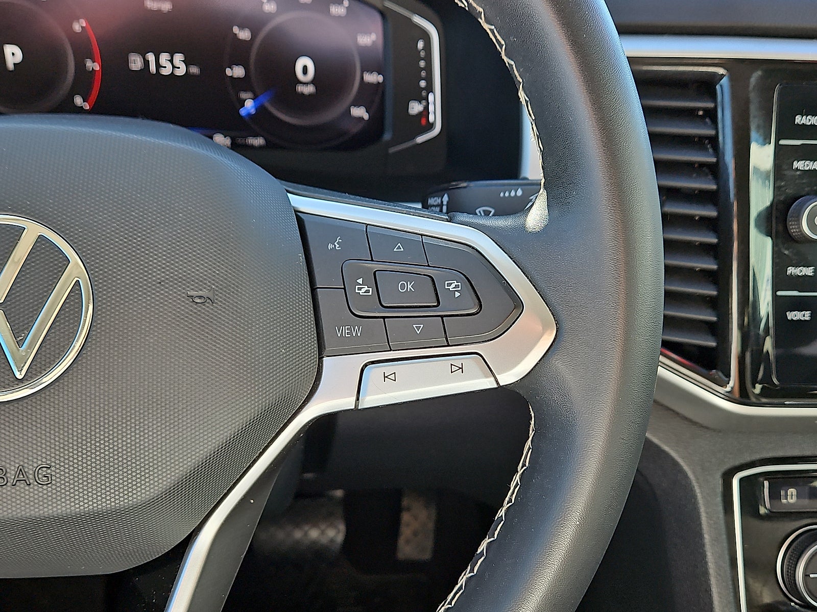 2023 Volkswagen Atlas 3.6L V6 SE w/Technology