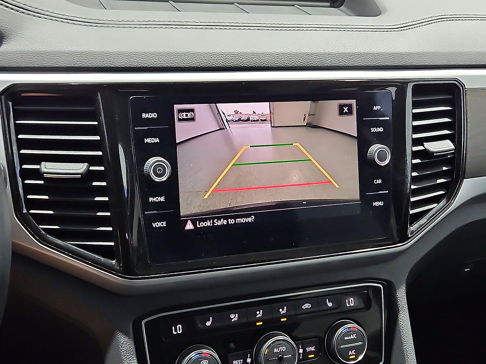 2023 Volkswagen Atlas 3.6L V6 SE w/Technology
