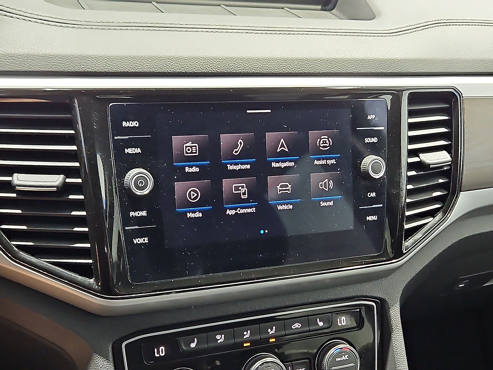 2023 Volkswagen Atlas 3.6L V6 SE w/Technology