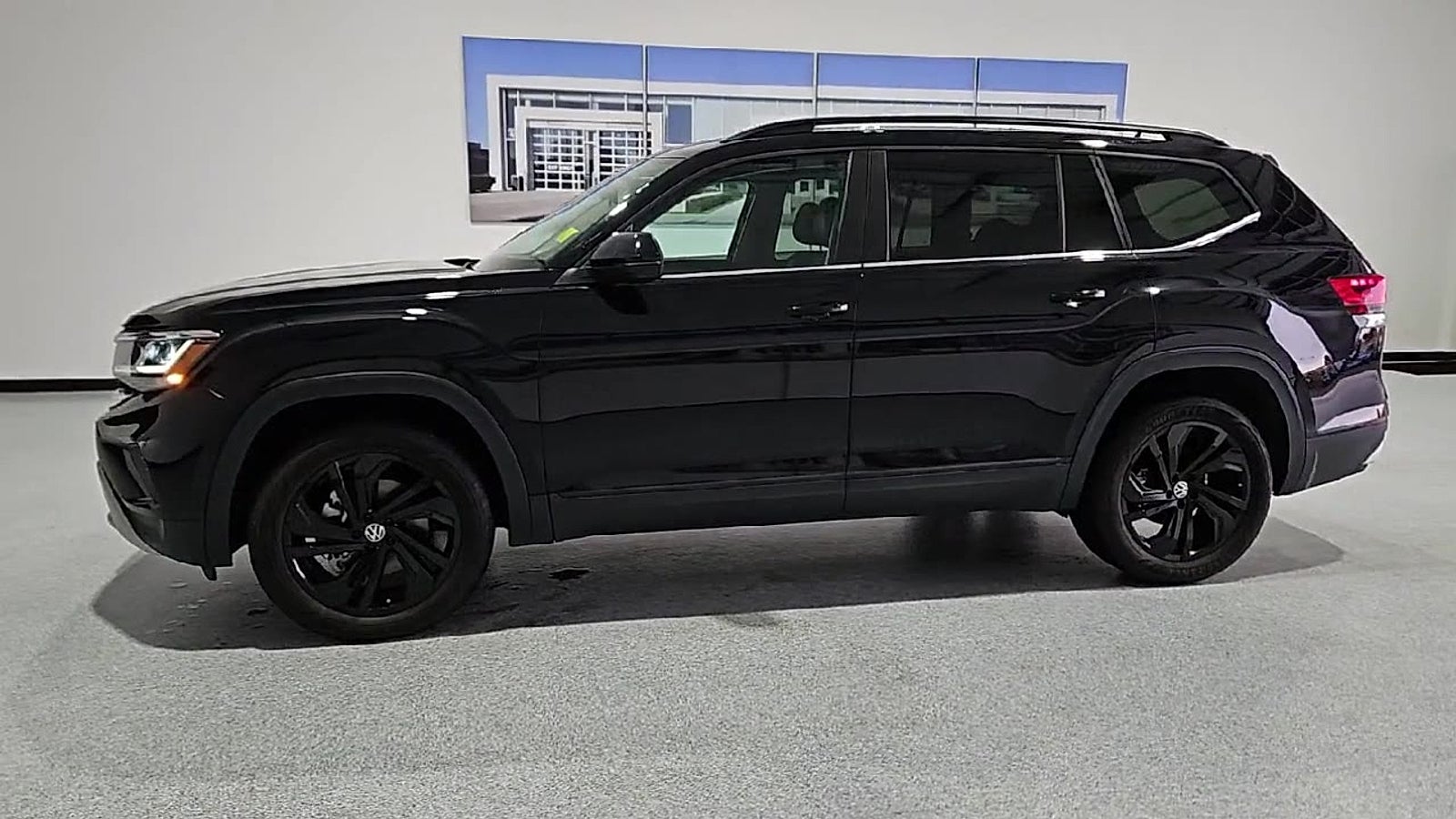 2023 Volkswagen Atlas 3.6L V6 SE w/Technology