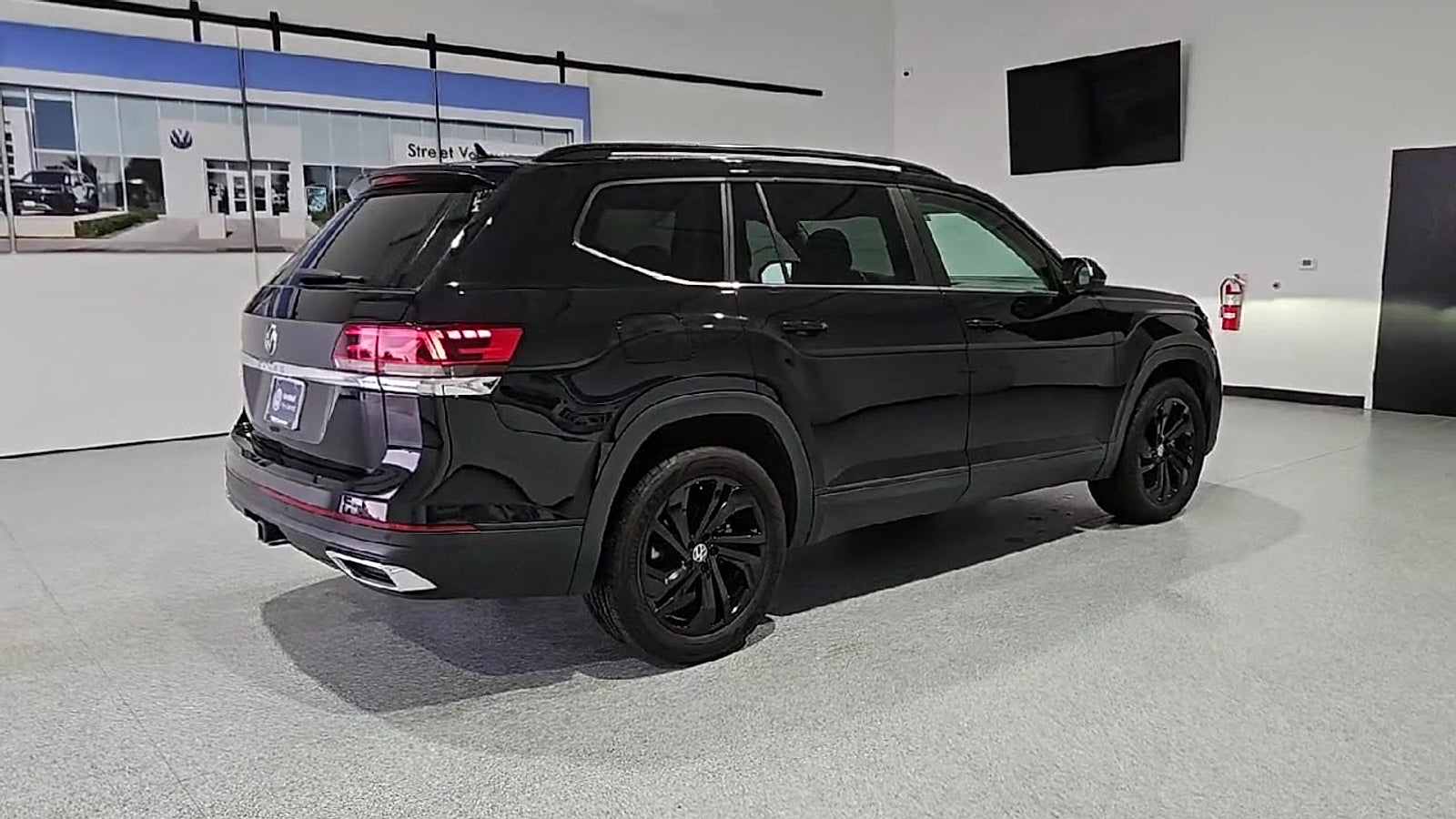 2023 Volkswagen Atlas 3.6L V6 SE w/Technology