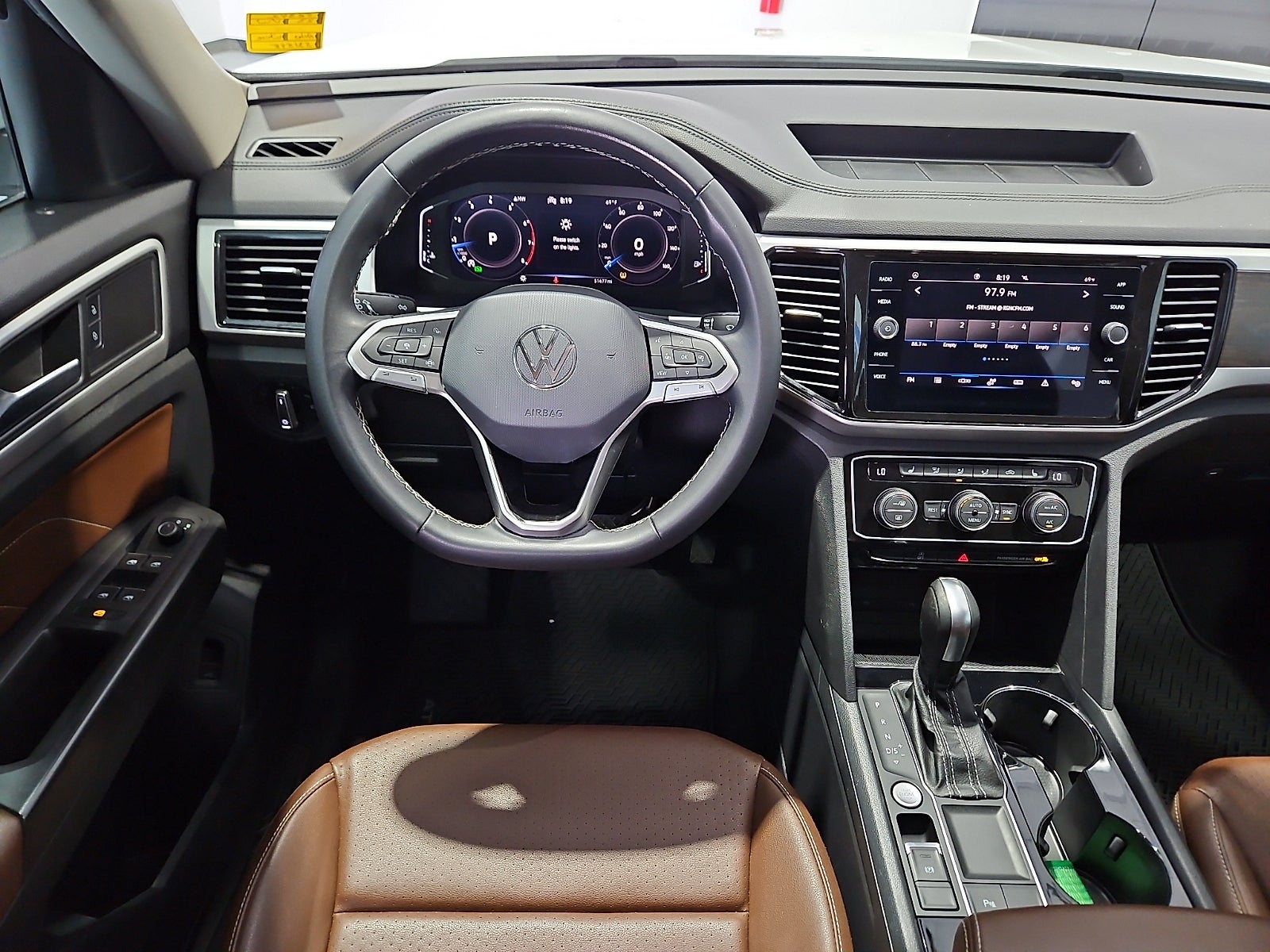 2023 Volkswagen Atlas 3.6L V6 SE w/Technology
